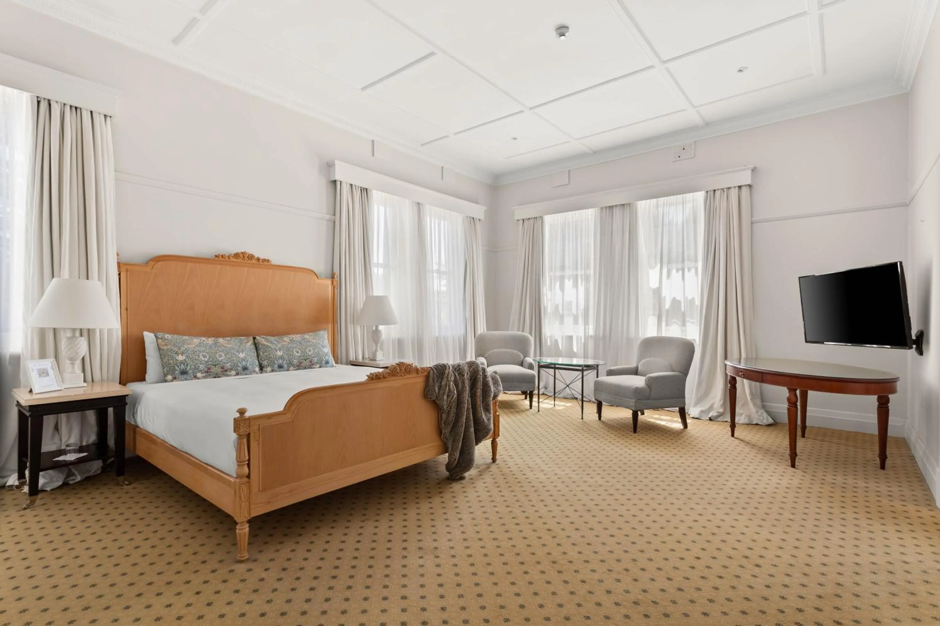 Bedroom in The Robertson Hotel