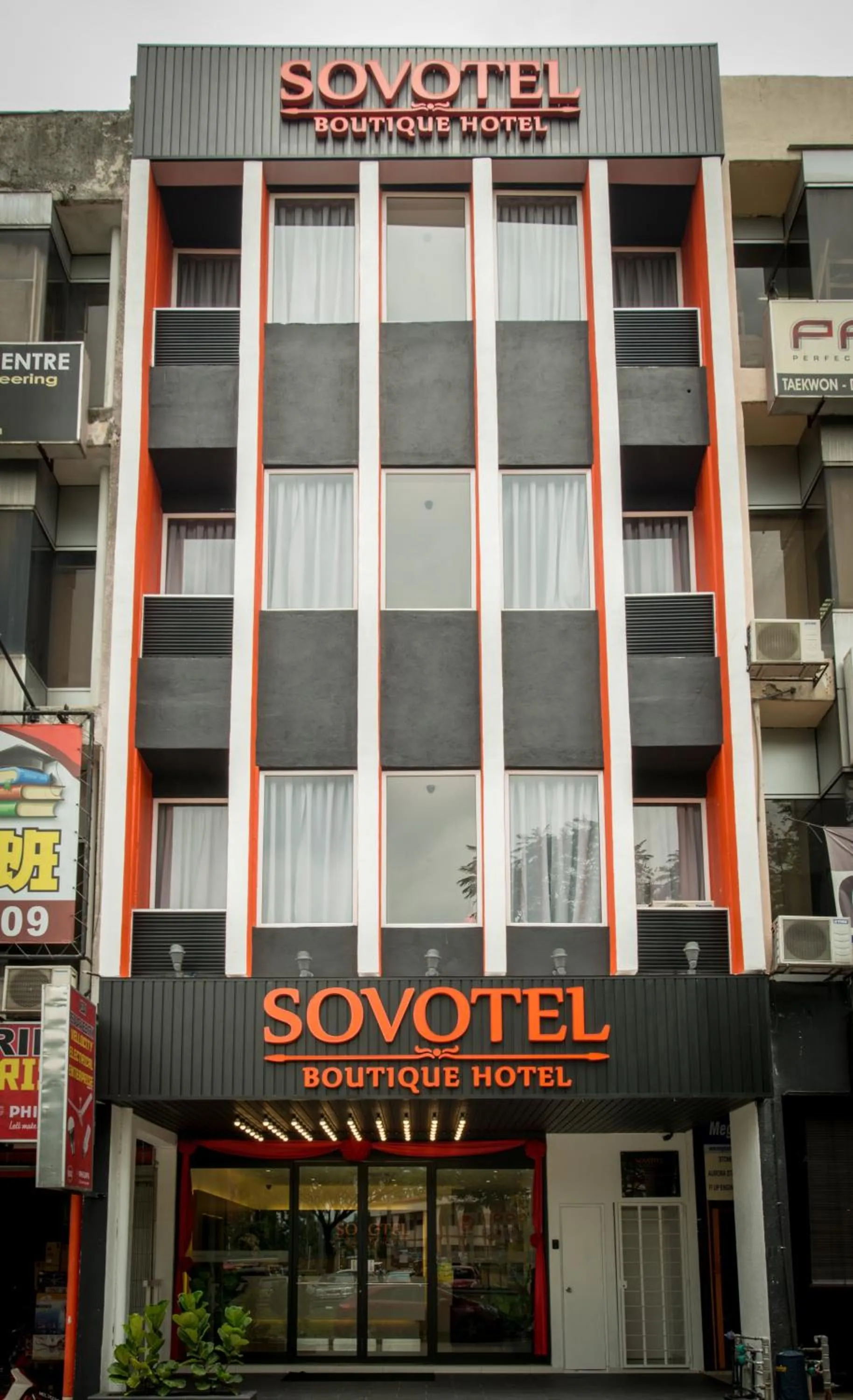 Facade/entrance in Sovotel @ Bandar Menjalara