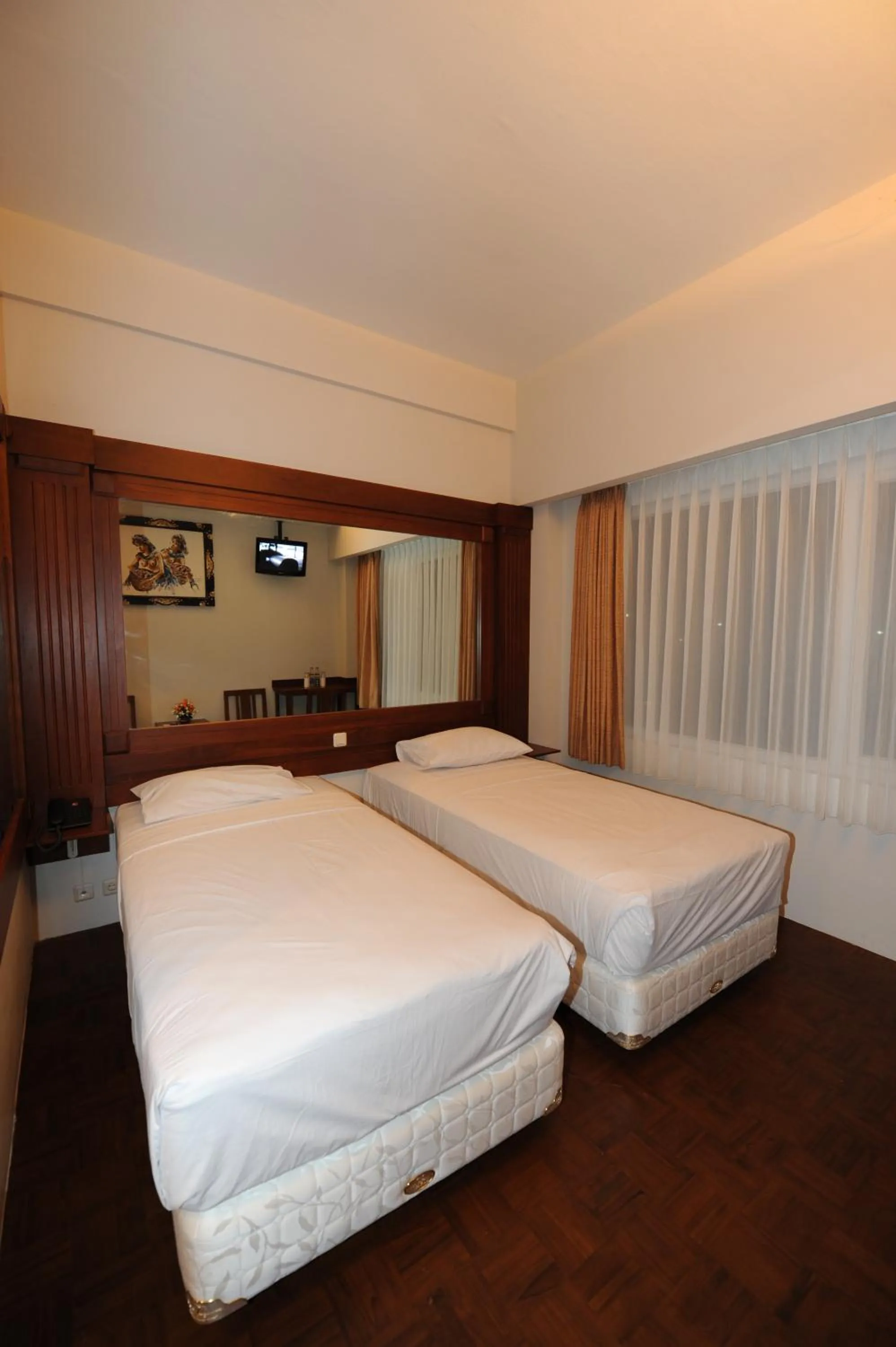 Photo of the whole room, Bed in Wirton Hotel