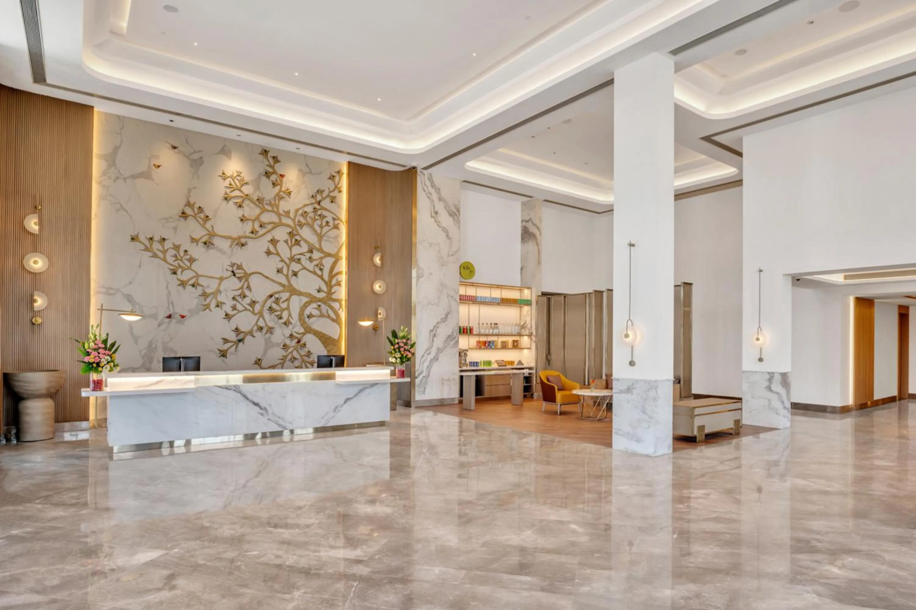 Lobby or reception in Hilton Garden Inn Jabalpur