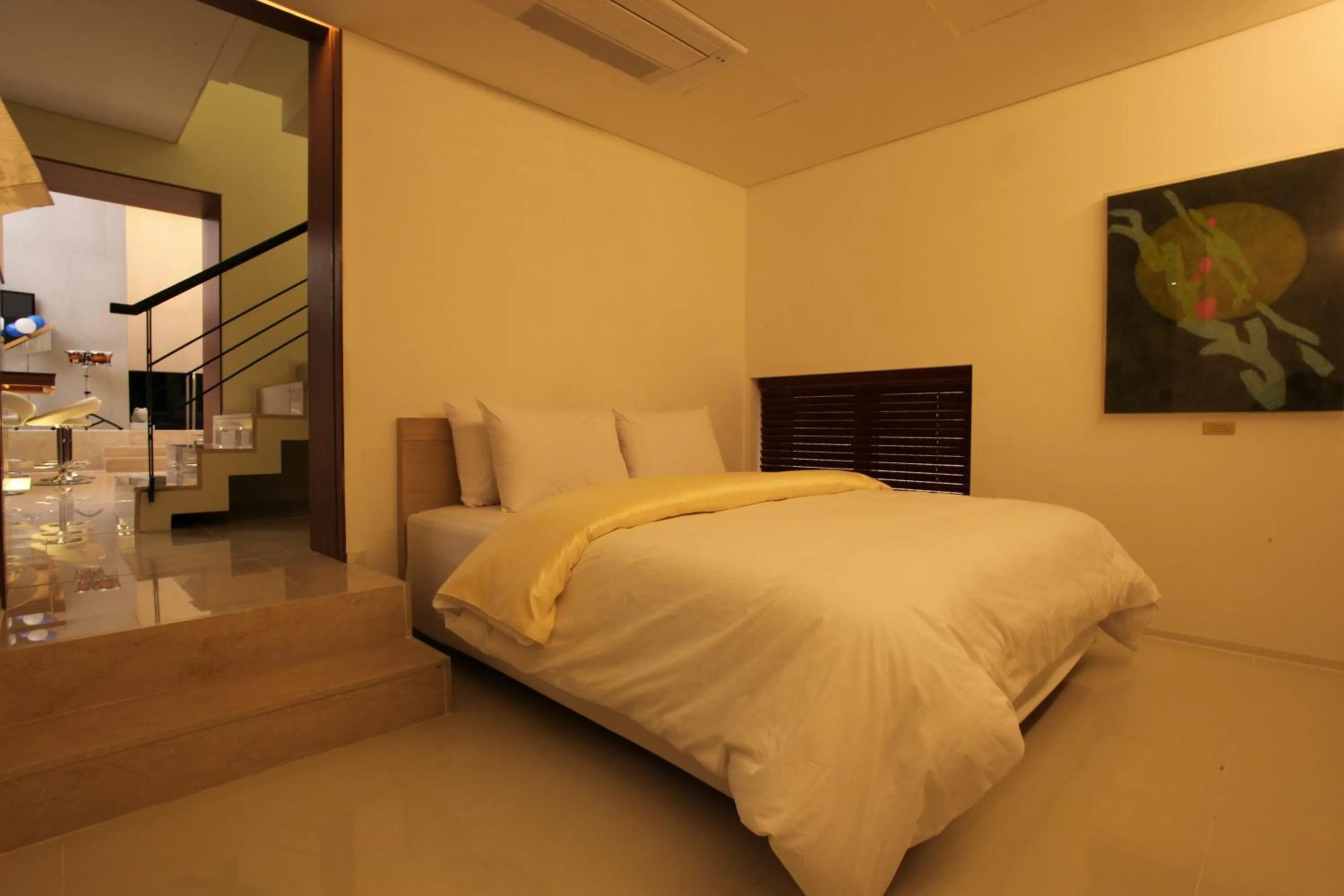 Photo of the whole room, Bed in Yuwon Hotel