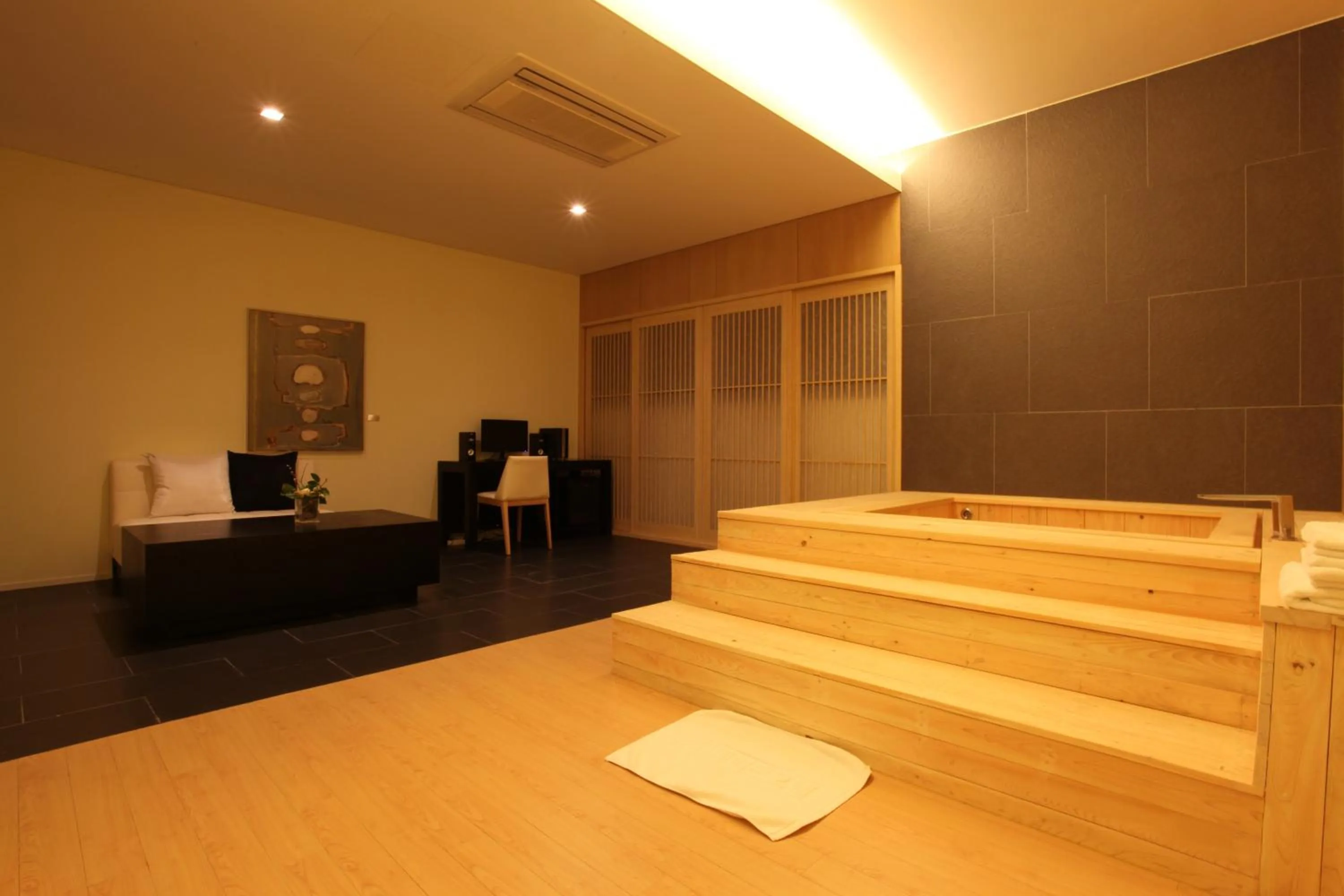 Decorative detail in Yuwon Hotel