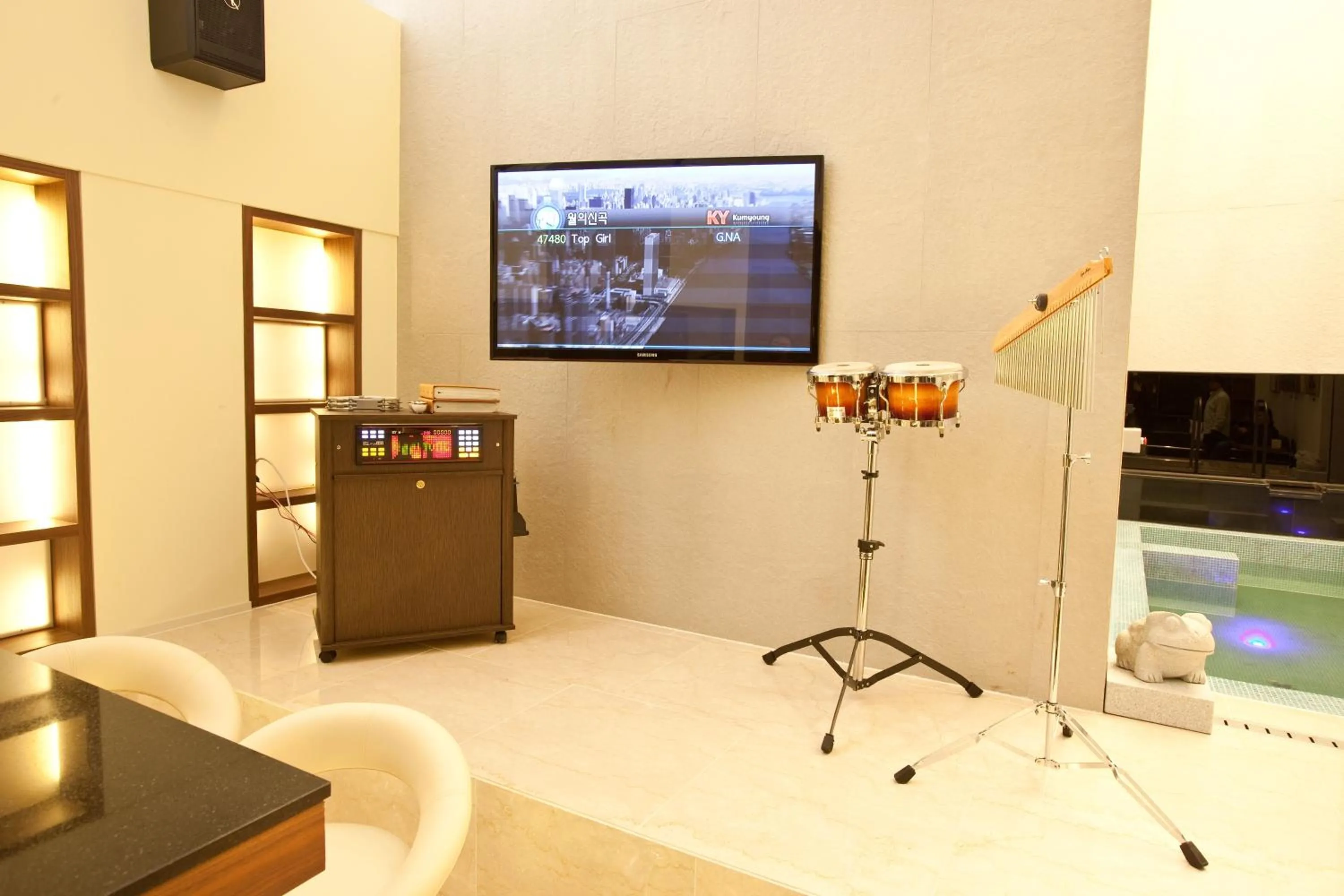 Decorative detail, Bed in Yuwon Hotel