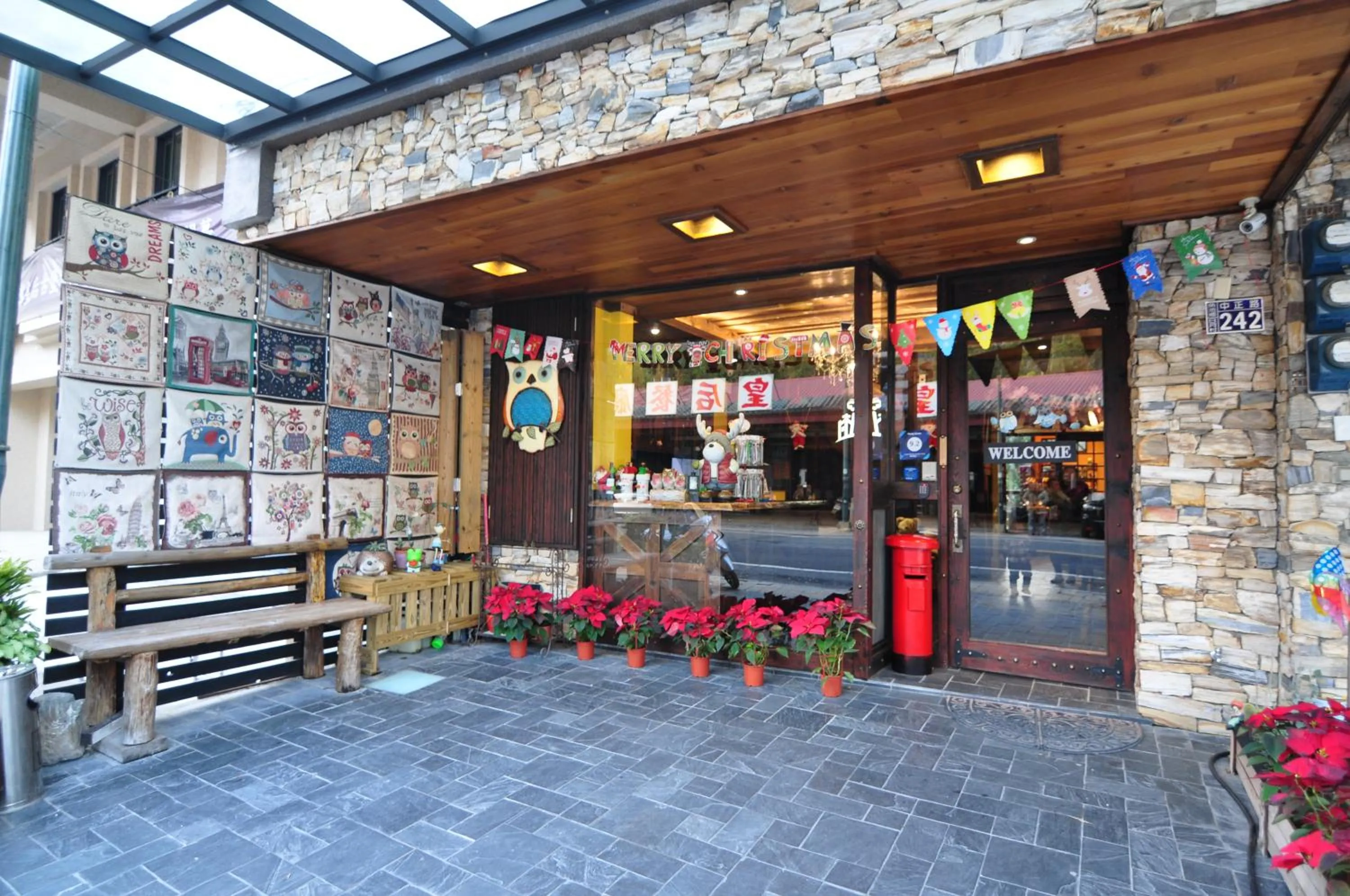 Facade/entrance in Youngquan HOTEL