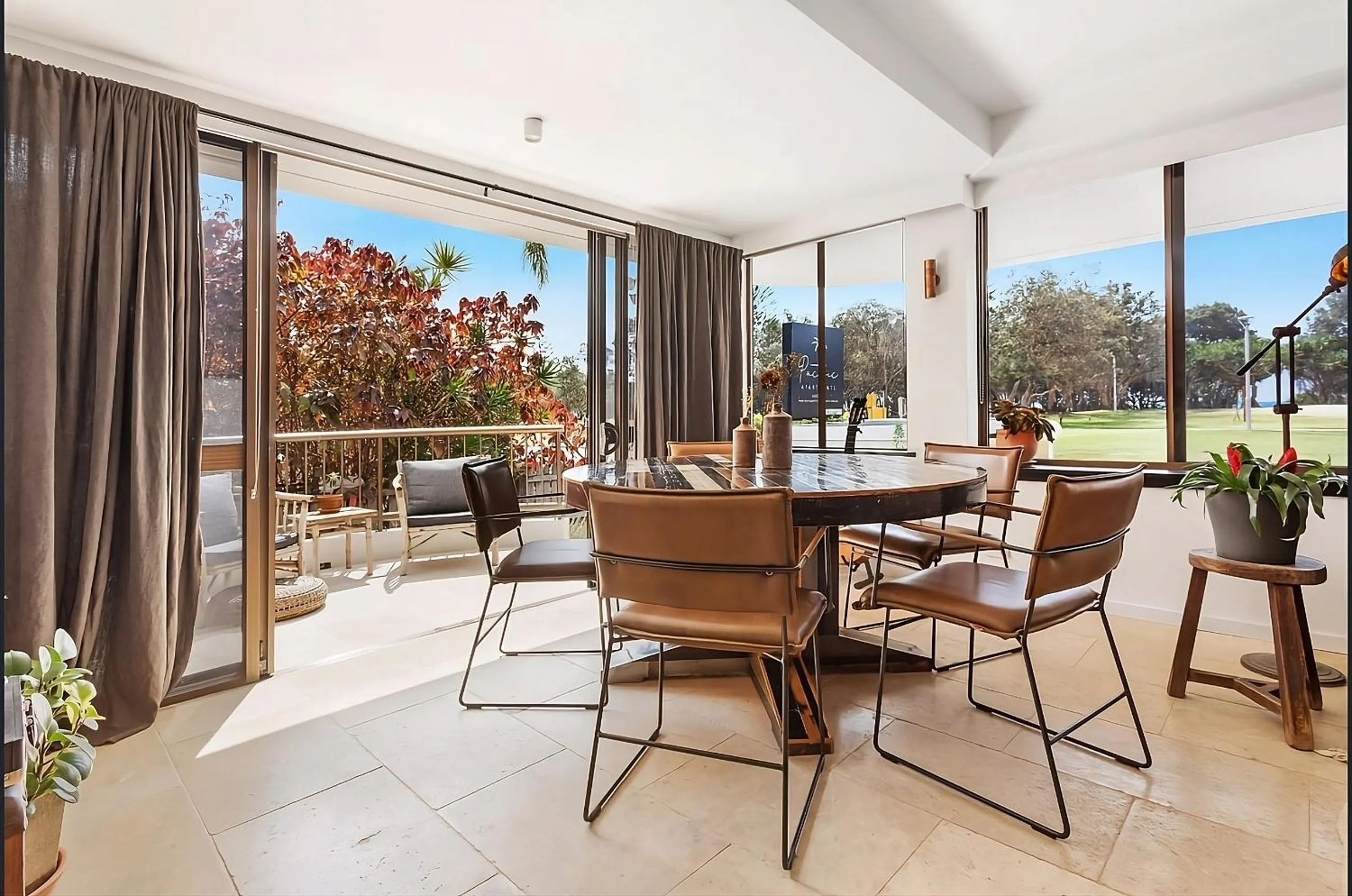 Byron Pacific Apartments - On Clarkes Beach