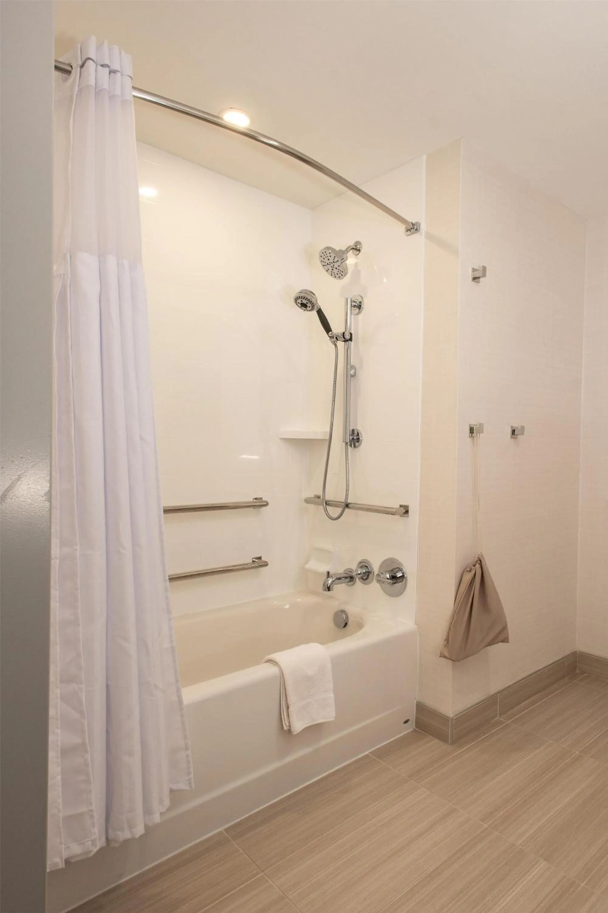 Bathroom in Hilton Garden Inn Dayton Downtown