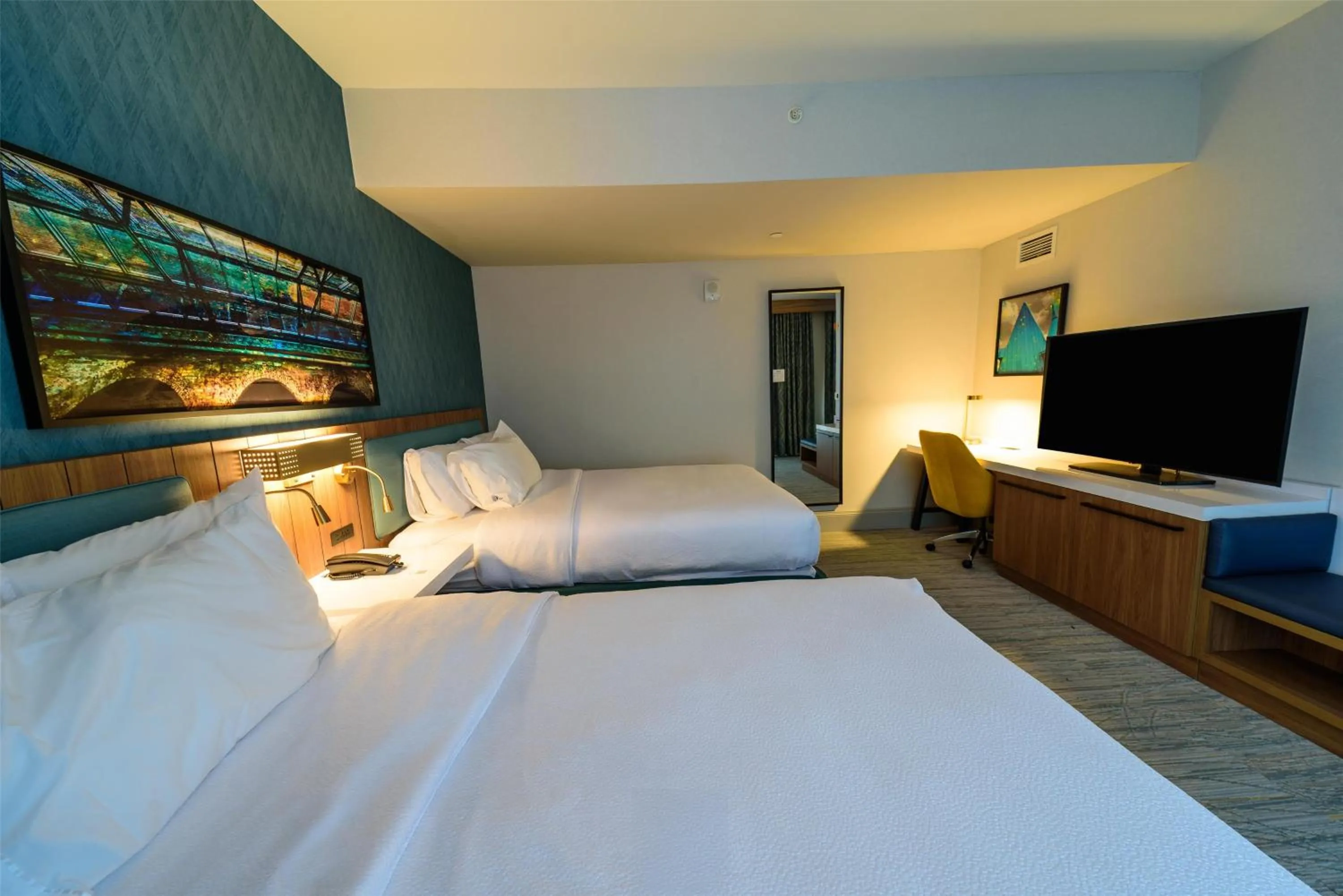 Bed in Hilton Garden Inn Dayton Downtown