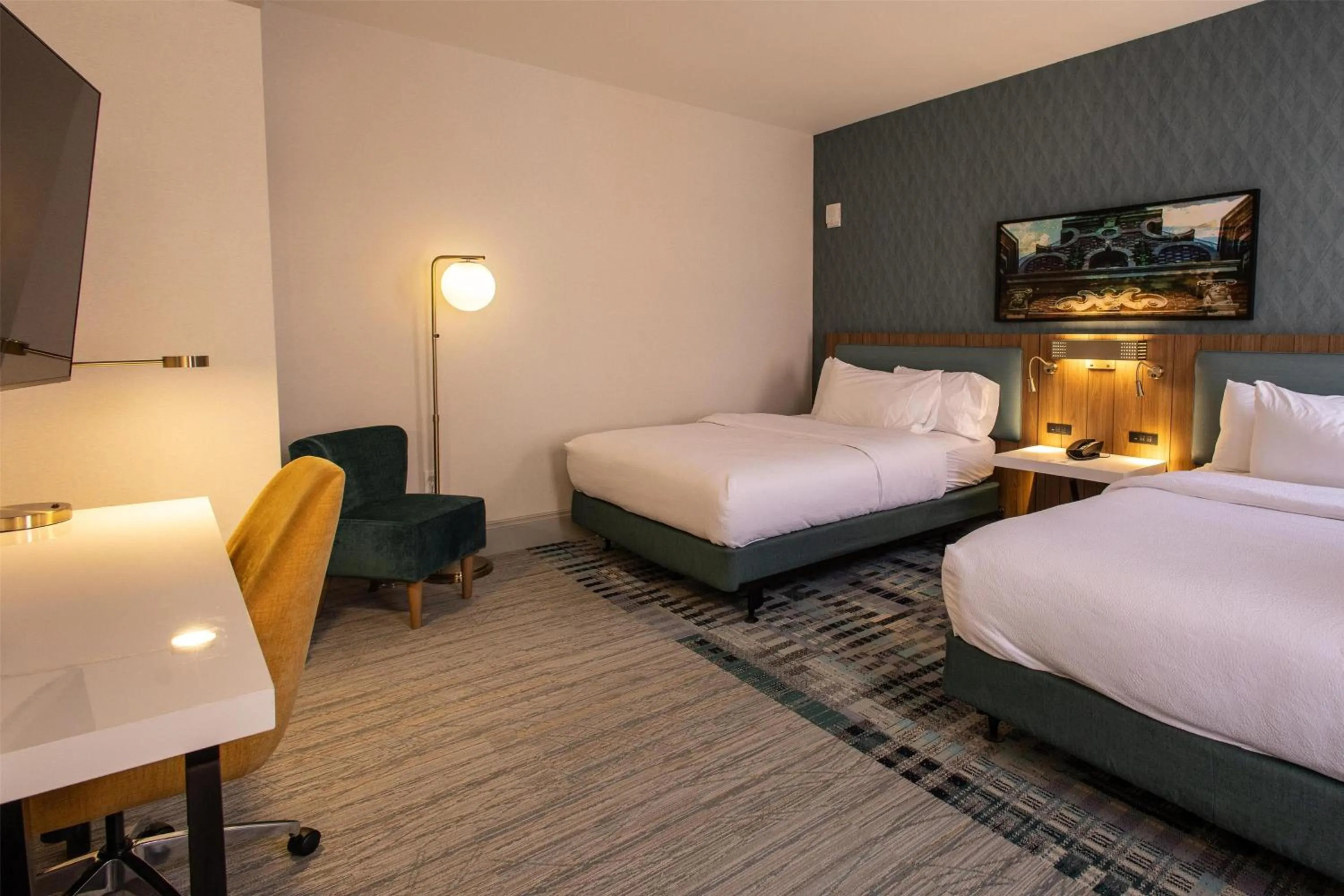 Bedroom, Bed in Hilton Garden Inn Dayton Downtown