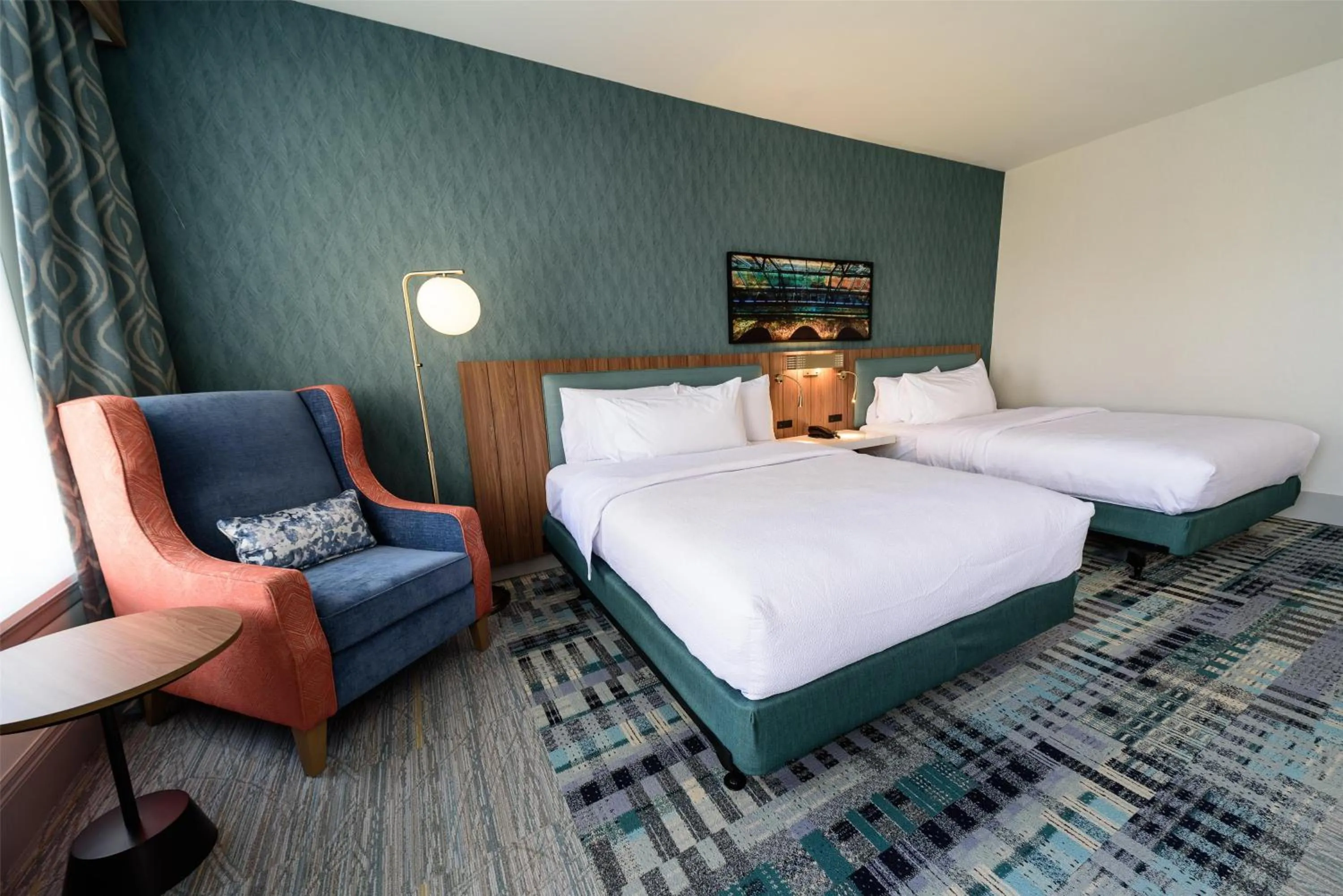 Bed in Hilton Garden Inn Dayton Downtown