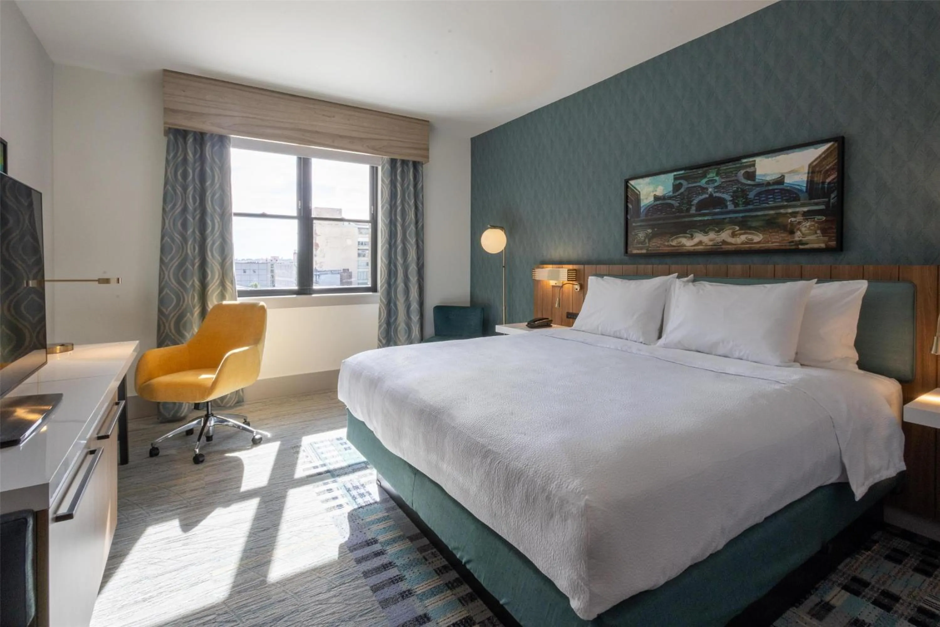 Bed in Hilton Garden Inn Dayton Downtown