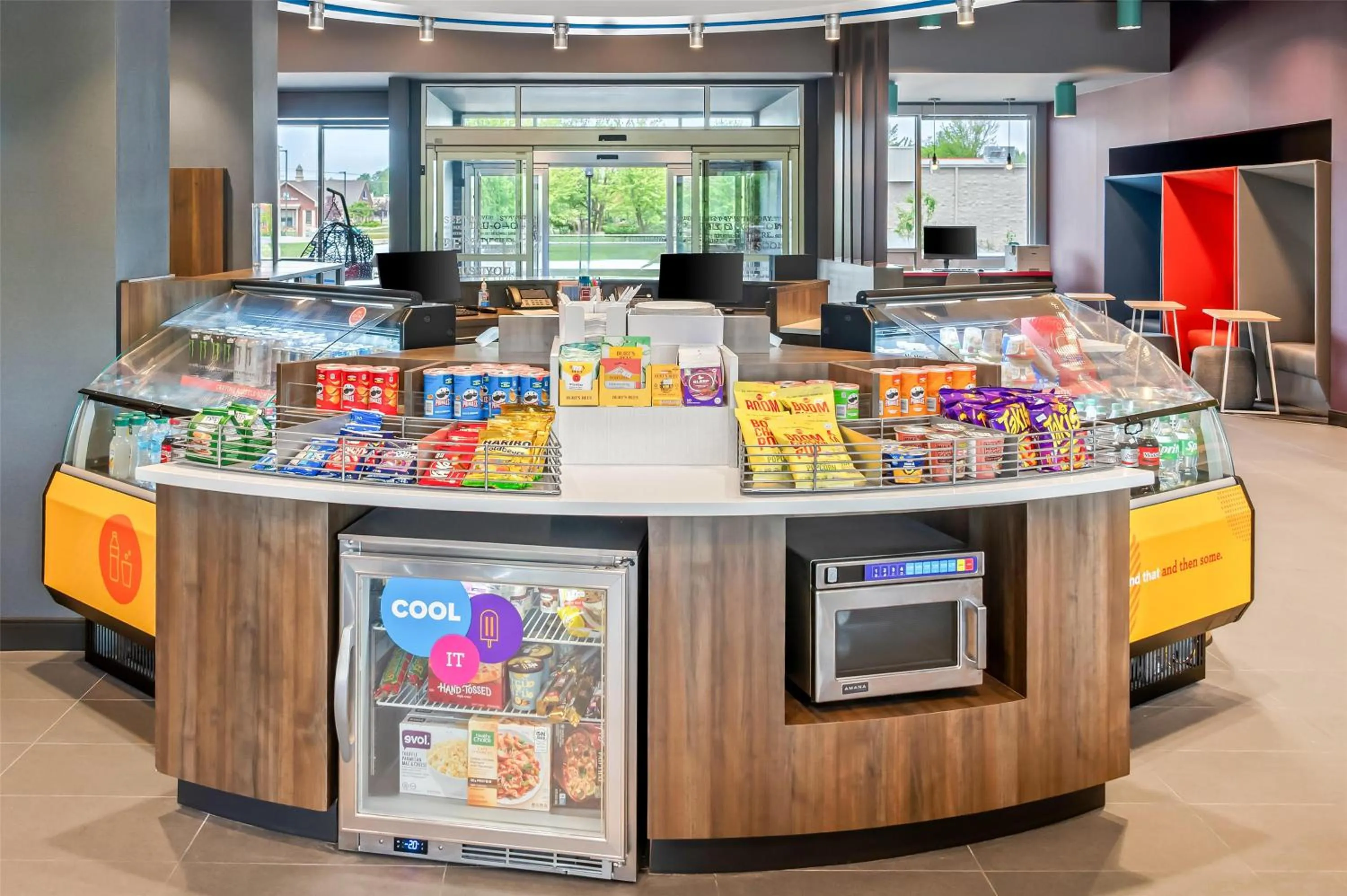 Restaurant/places to eat in Tru By Hilton Holland, Mi