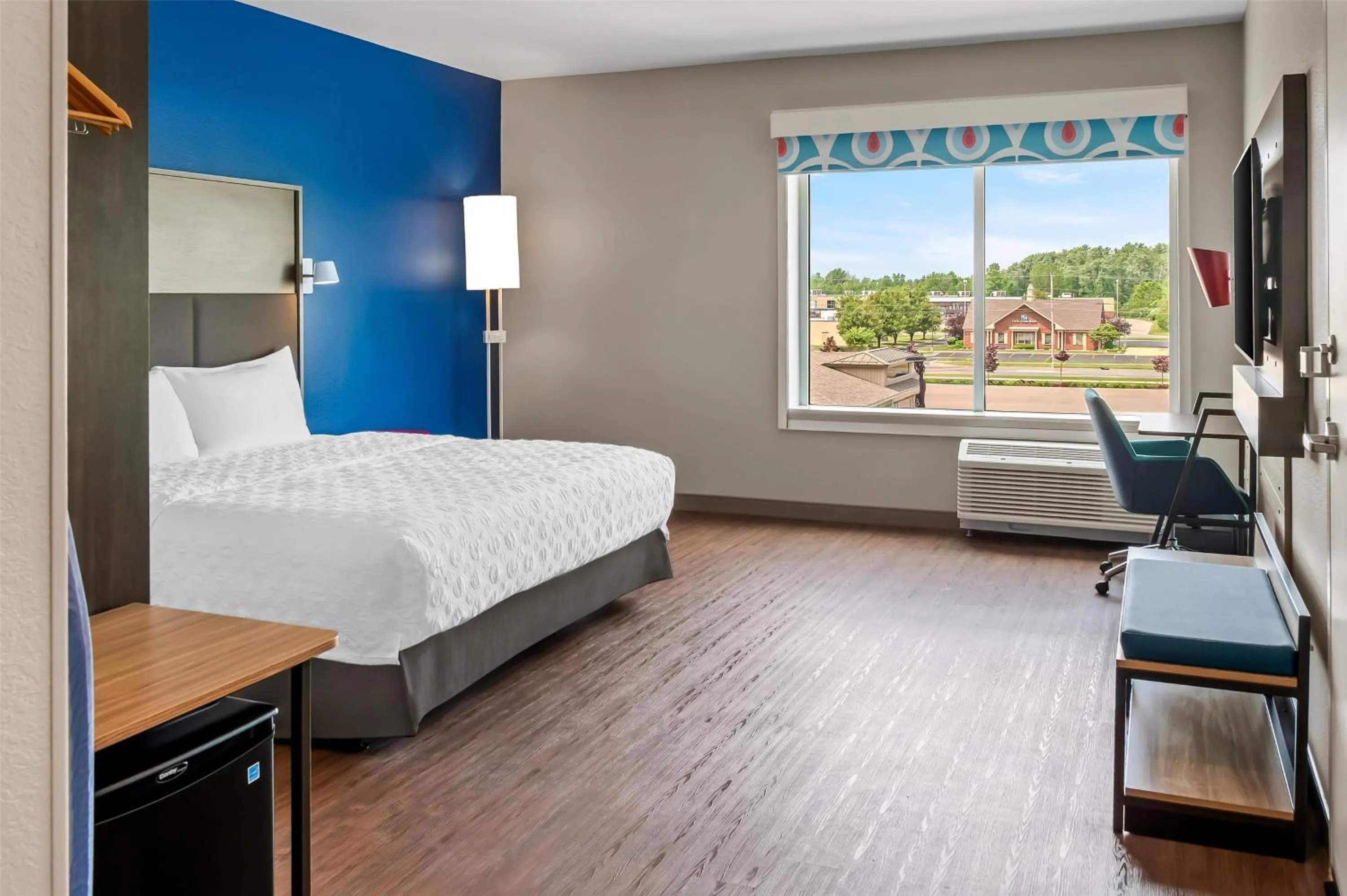 Bed in Tru By Hilton Holland, Mi