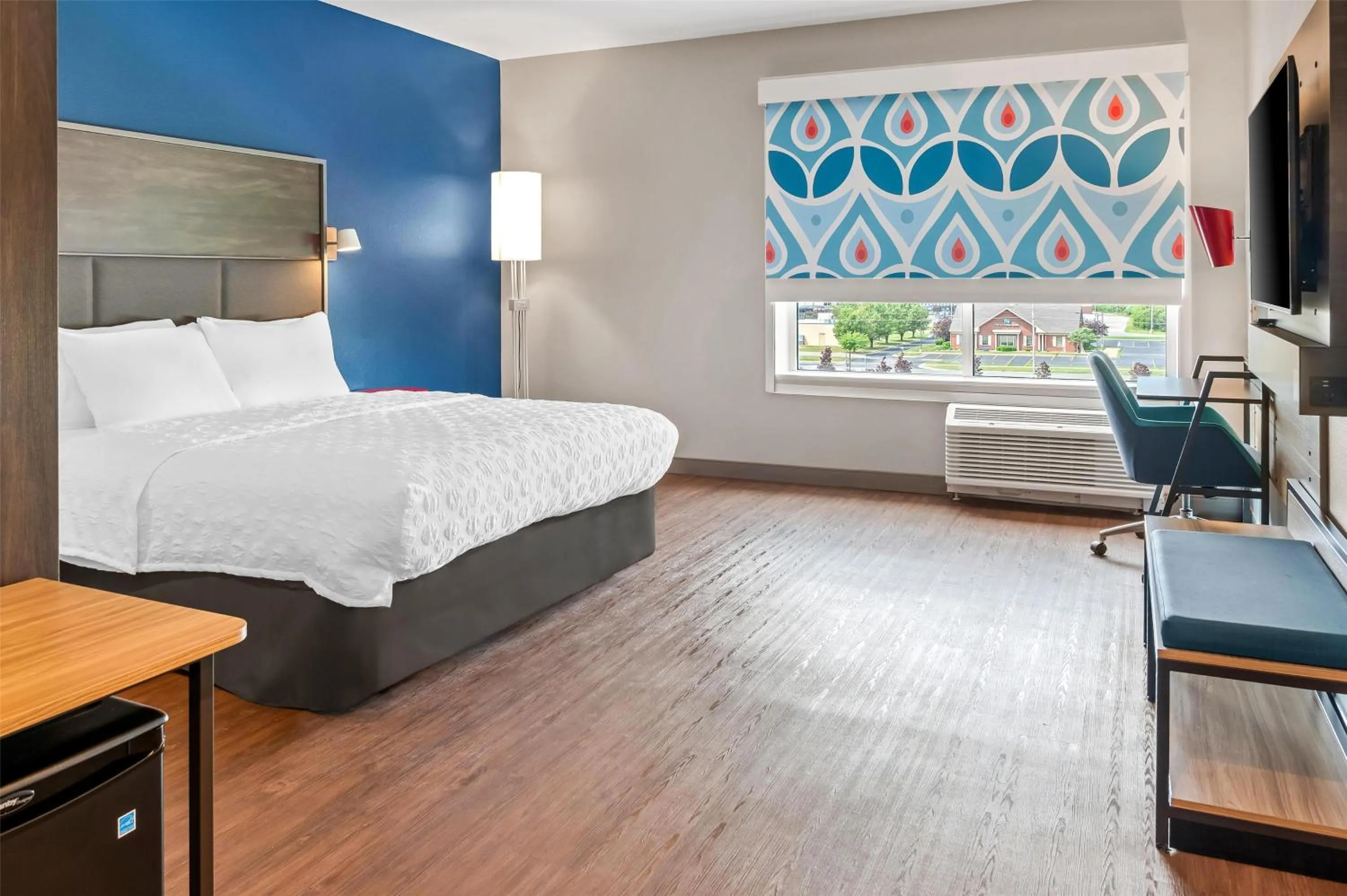 Bed in Tru By Hilton Holland, Mi