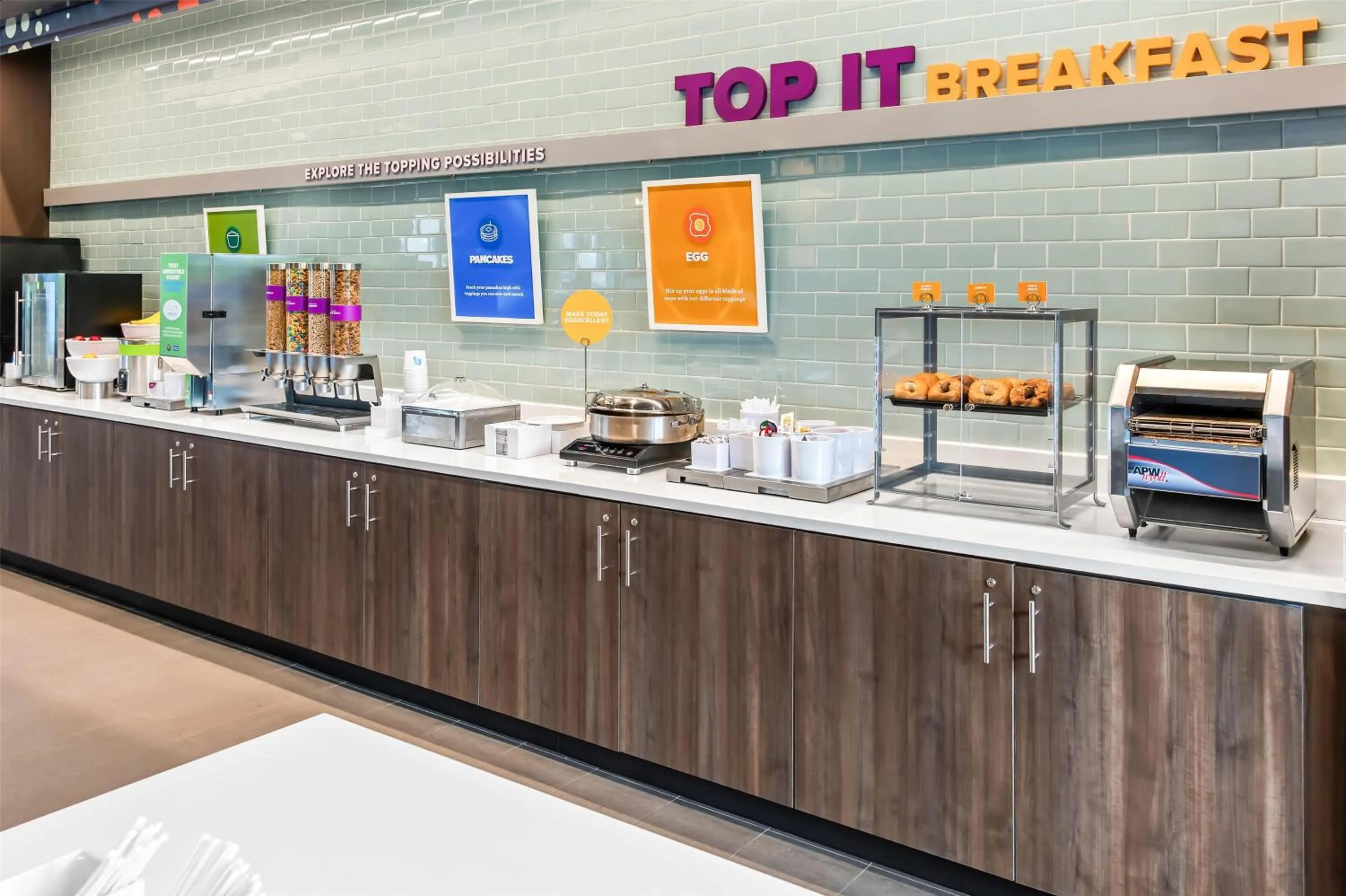 Breakfast in Tru By Hilton Holland, Mi