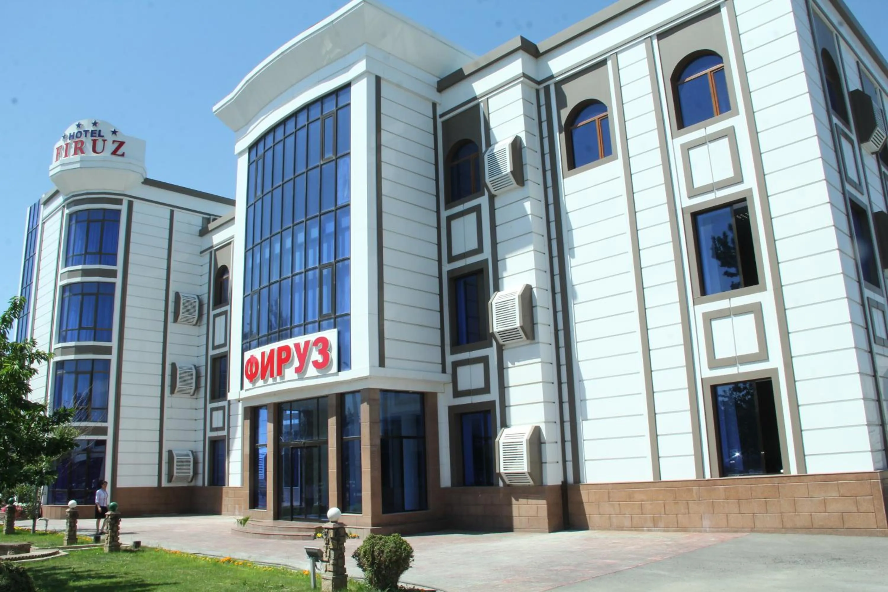 Facade/entrance in Firuz Hotel