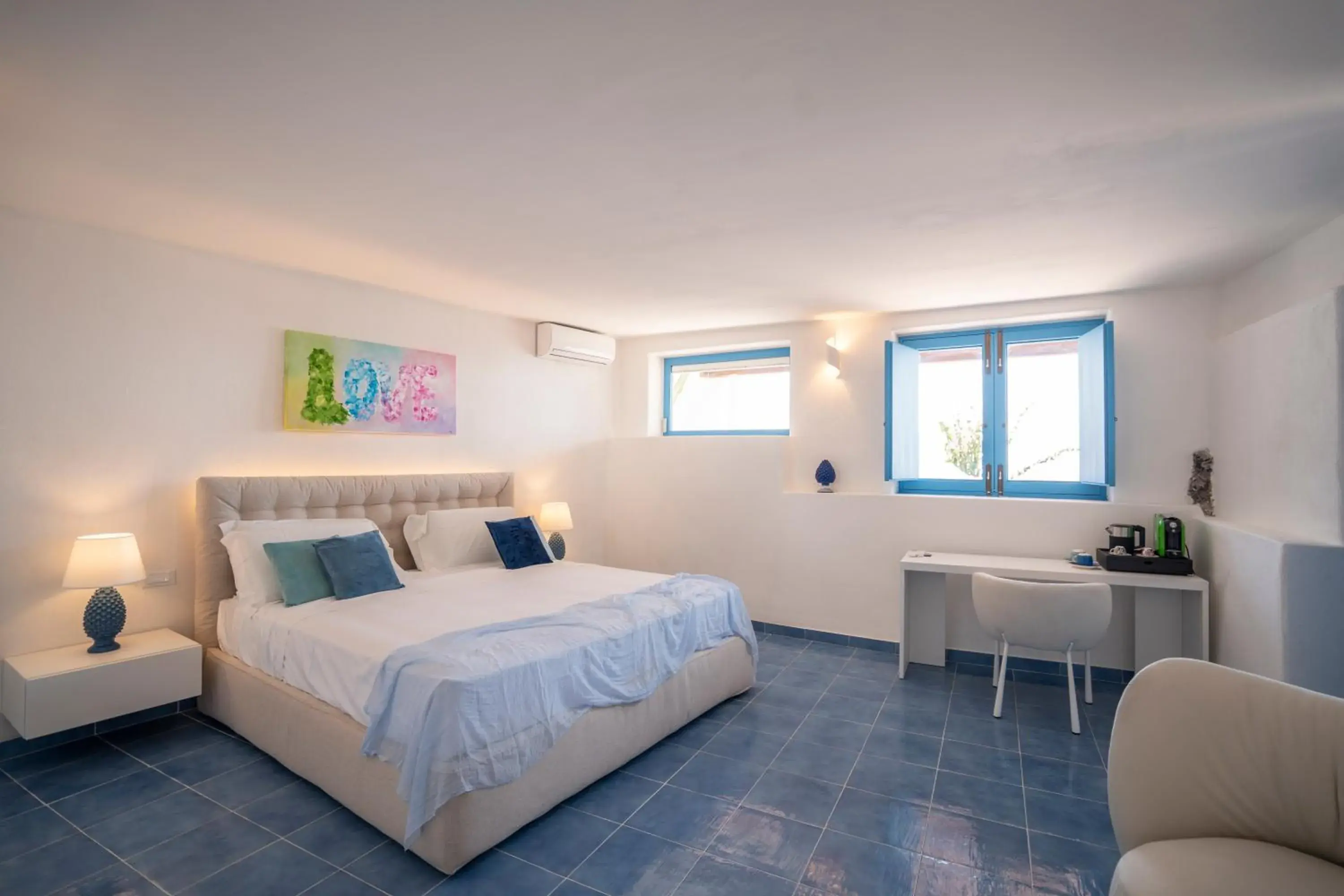 Deluxe Suite with Spa Bath in Borgo del Cannitello Romantic Boutique Resort Deluxe Suite with Spa Bath in Borgo del Cannitello Romantic Boutique Resort