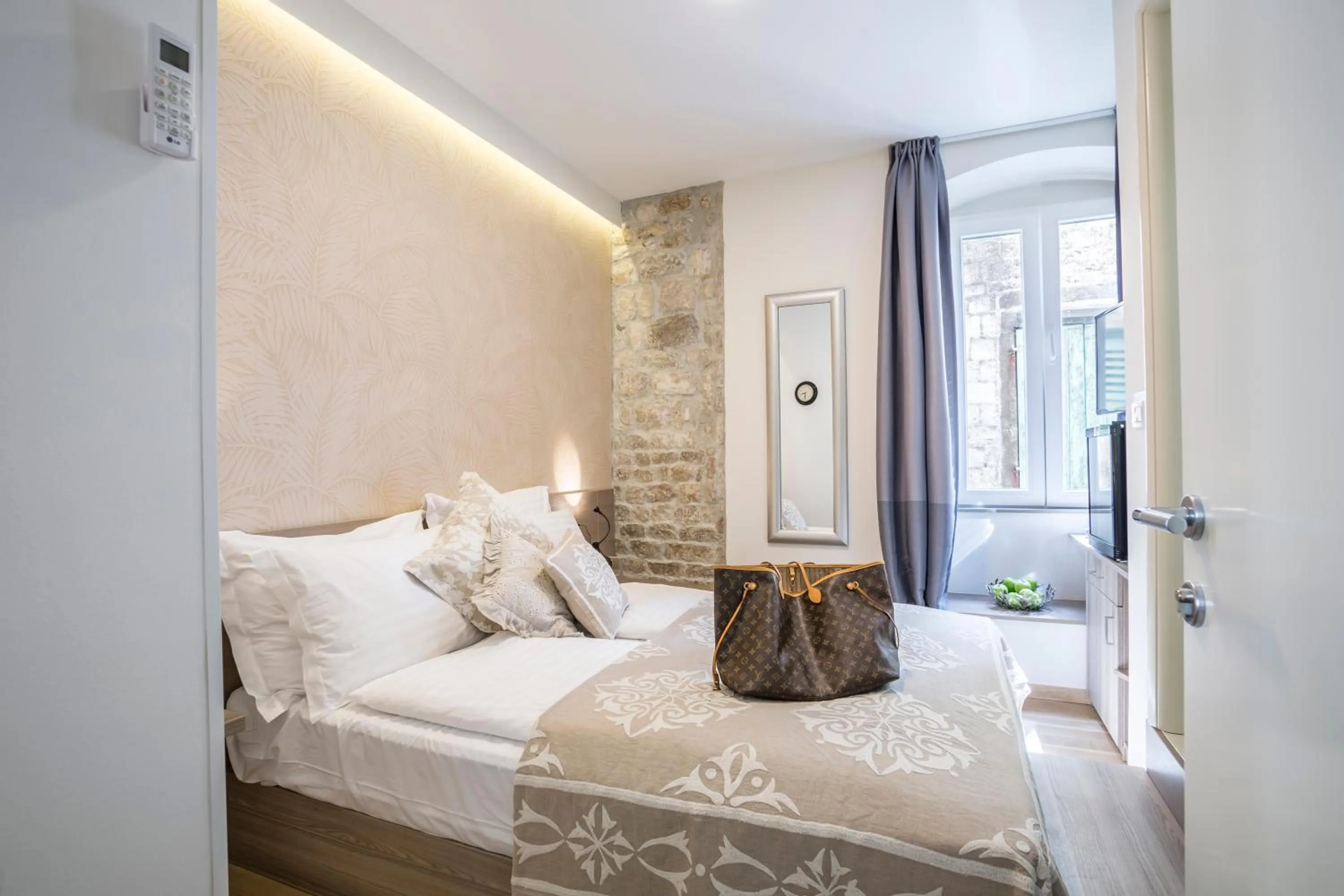 Bedroom in Centro di Centri Rooms