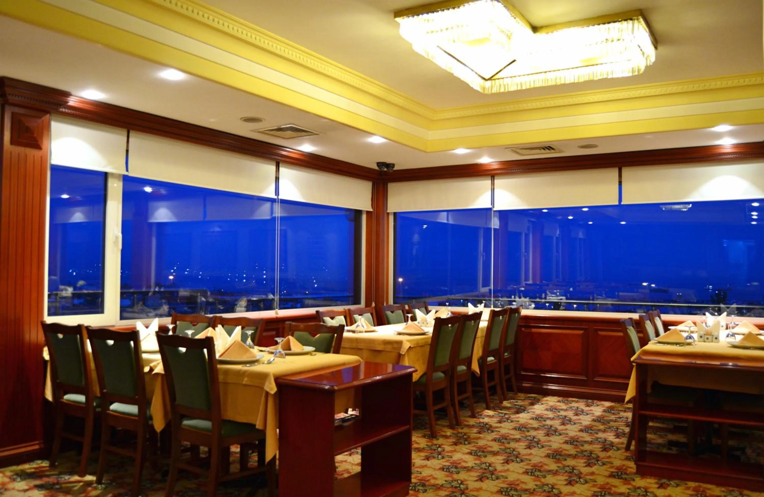 Restaurant/places to eat in Hotel Erden Sarayevo