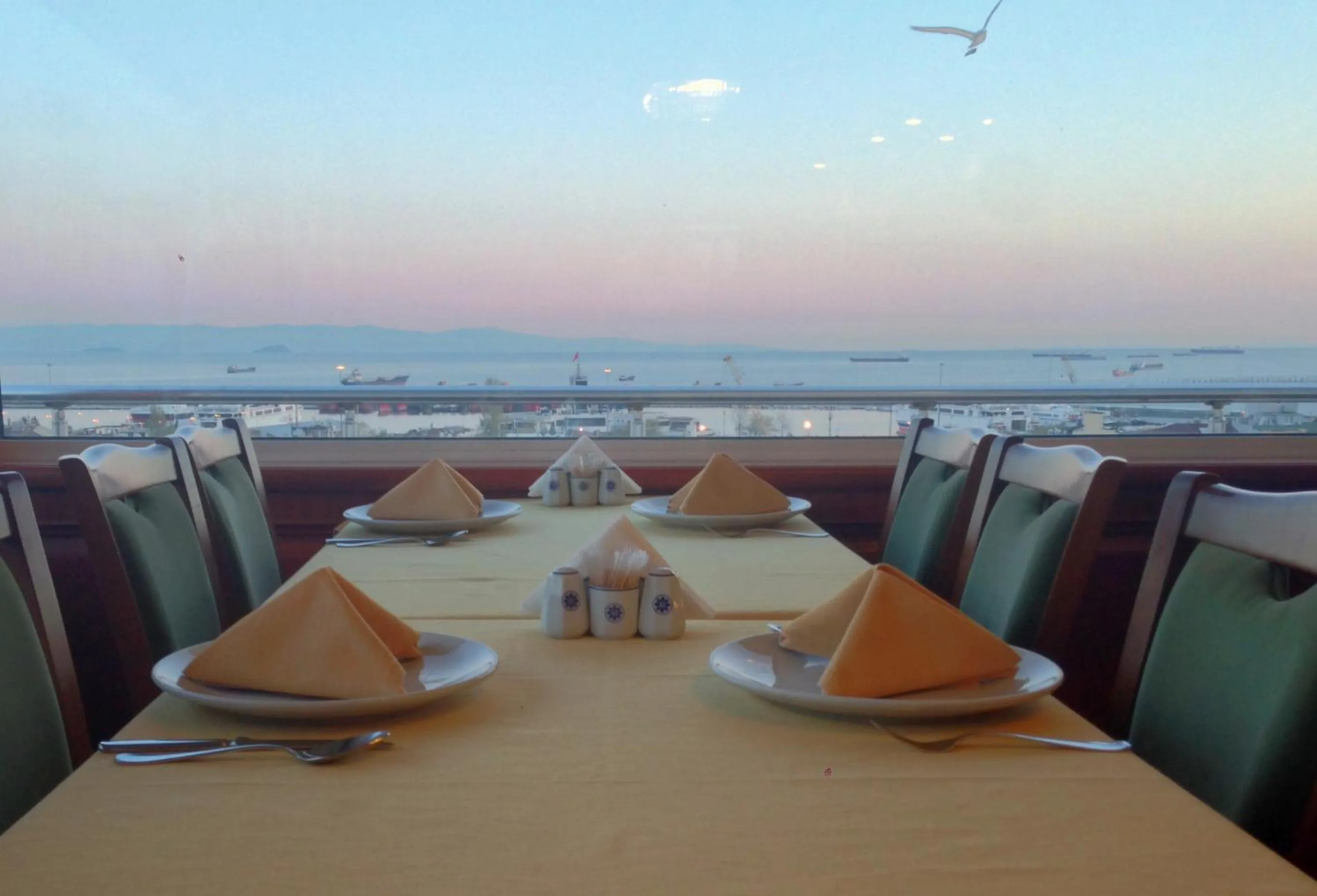Restaurant/places to eat in Hotel Erden Sarayevo
