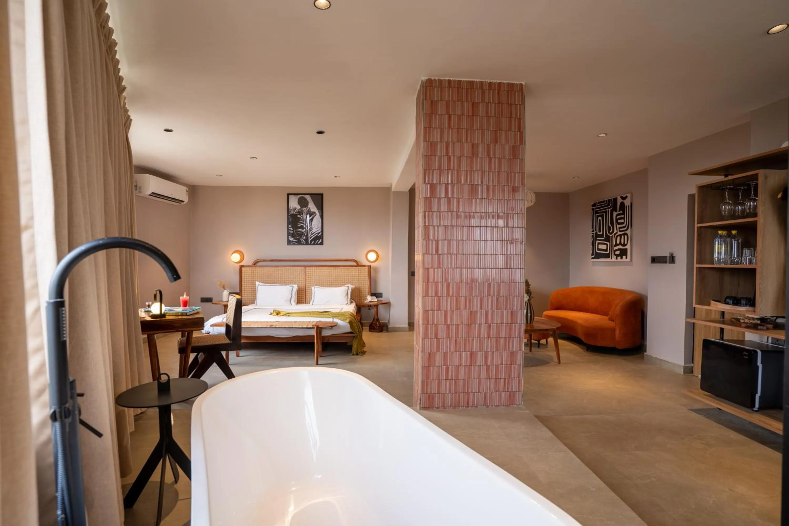 Photo of the whole room in Minimalist Panjim