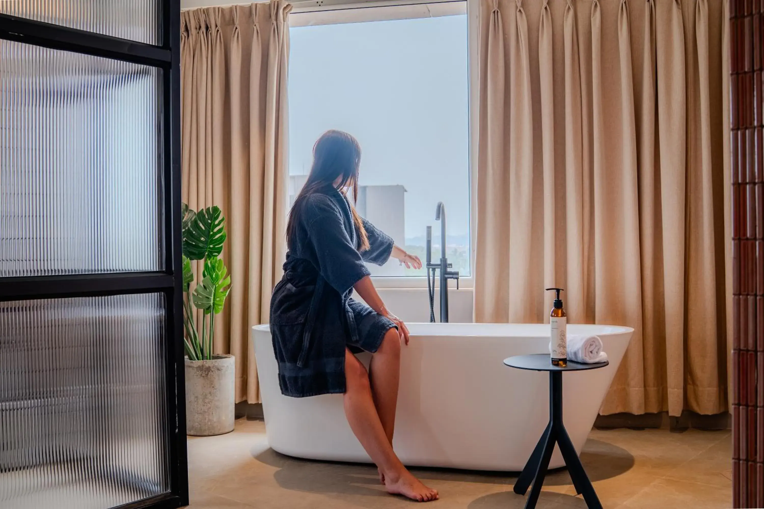 Presidential Suite in Minimalist Panjim Presidential Suite in Minimalist Panjim