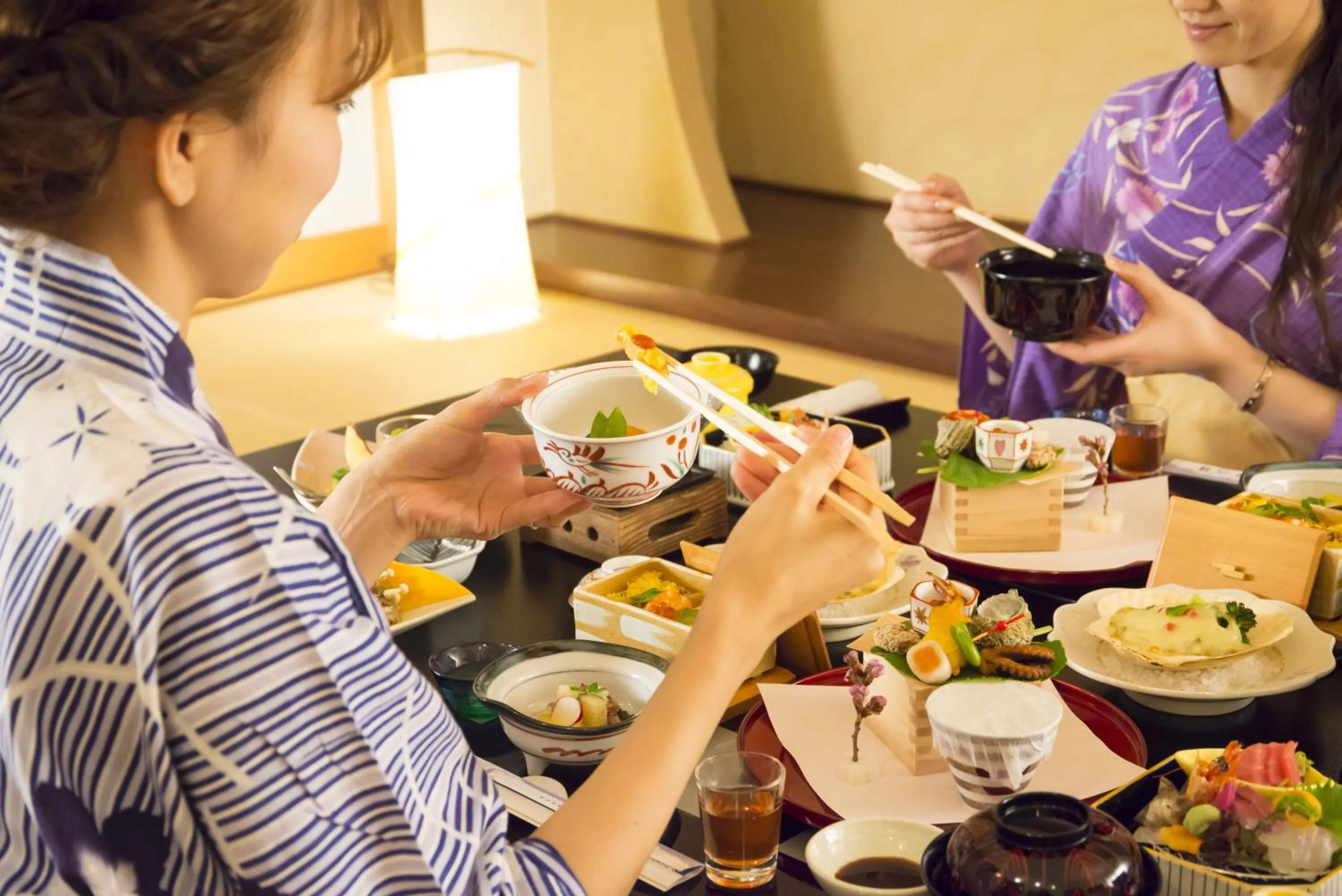 Food and drinks in Juhachiro