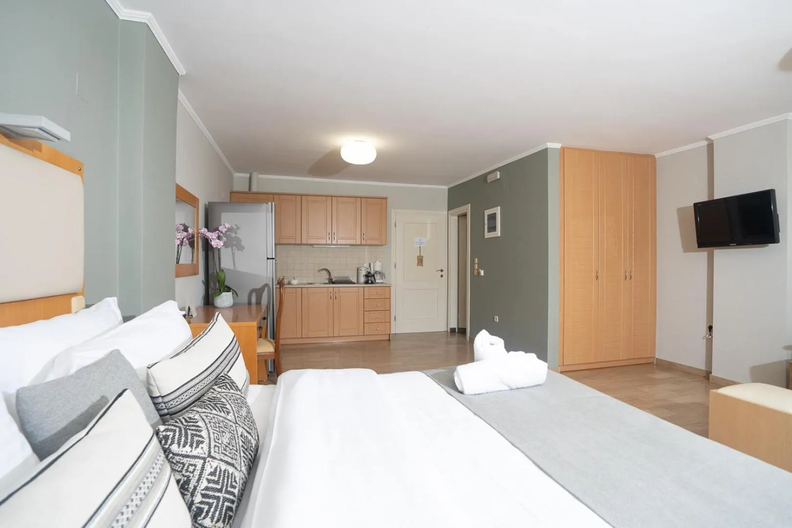 Bedroom, Bed in Zoe Seaside Resort