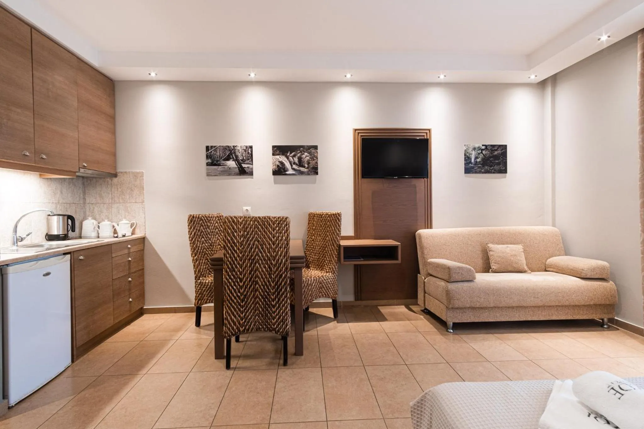 TV and multimedia in Zoe Seaside Resort