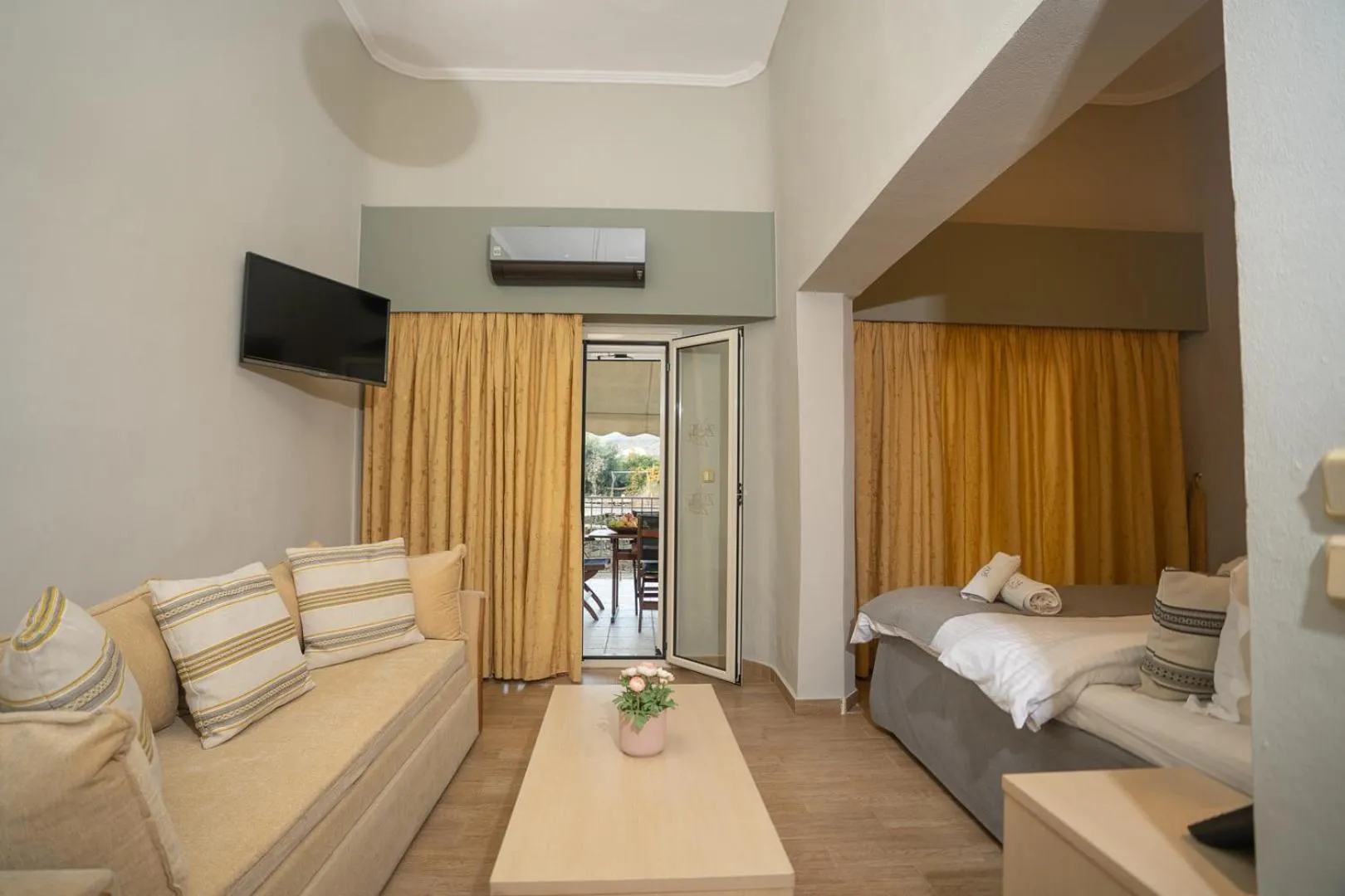 Balcony/Terrace, Bed in Zoe Seaside Resort