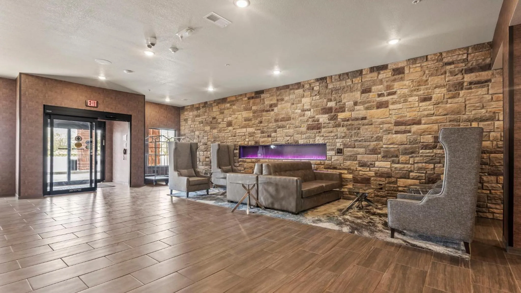 Lobby or reception in Cobblestone Hotel & Suites - Foley