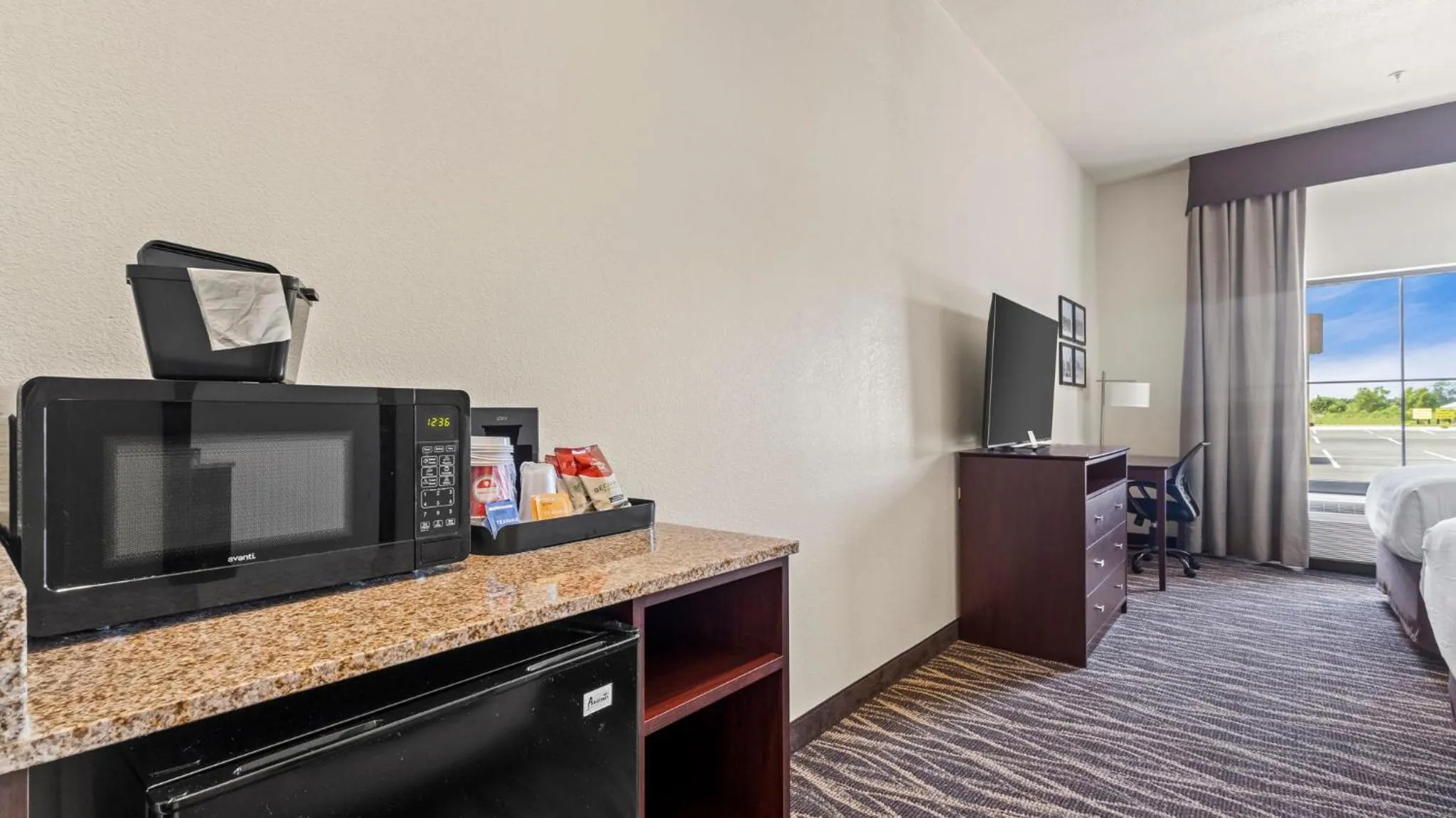 Bedroom in Cobblestone Hotel & Suites - Foley