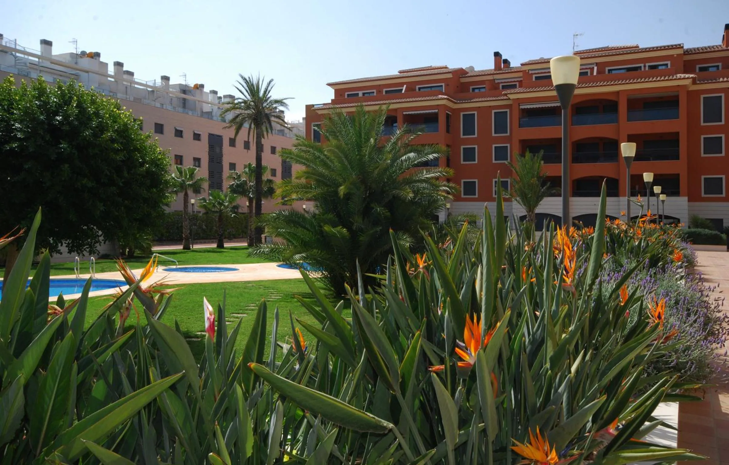 Property building in Apartment De Jardines