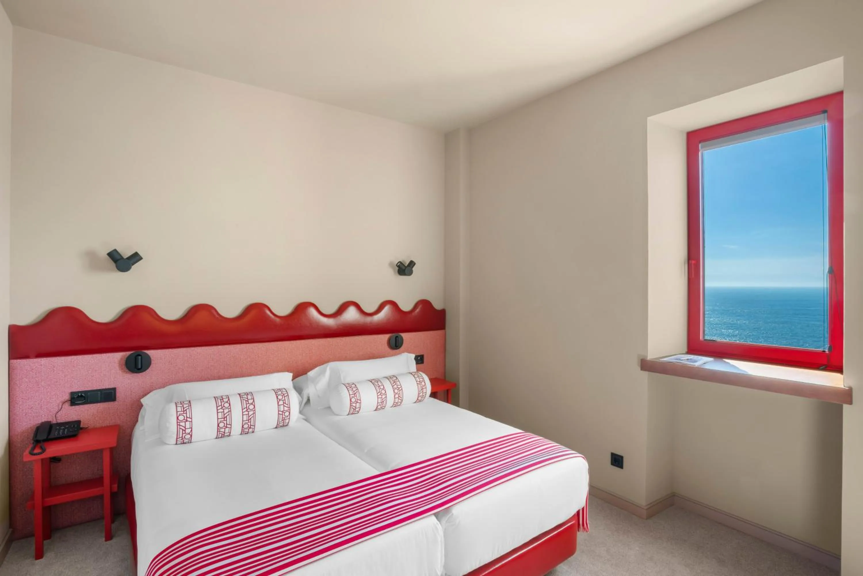 Photo of the whole room, Bed in Hotel Boutique Faro Silleiro