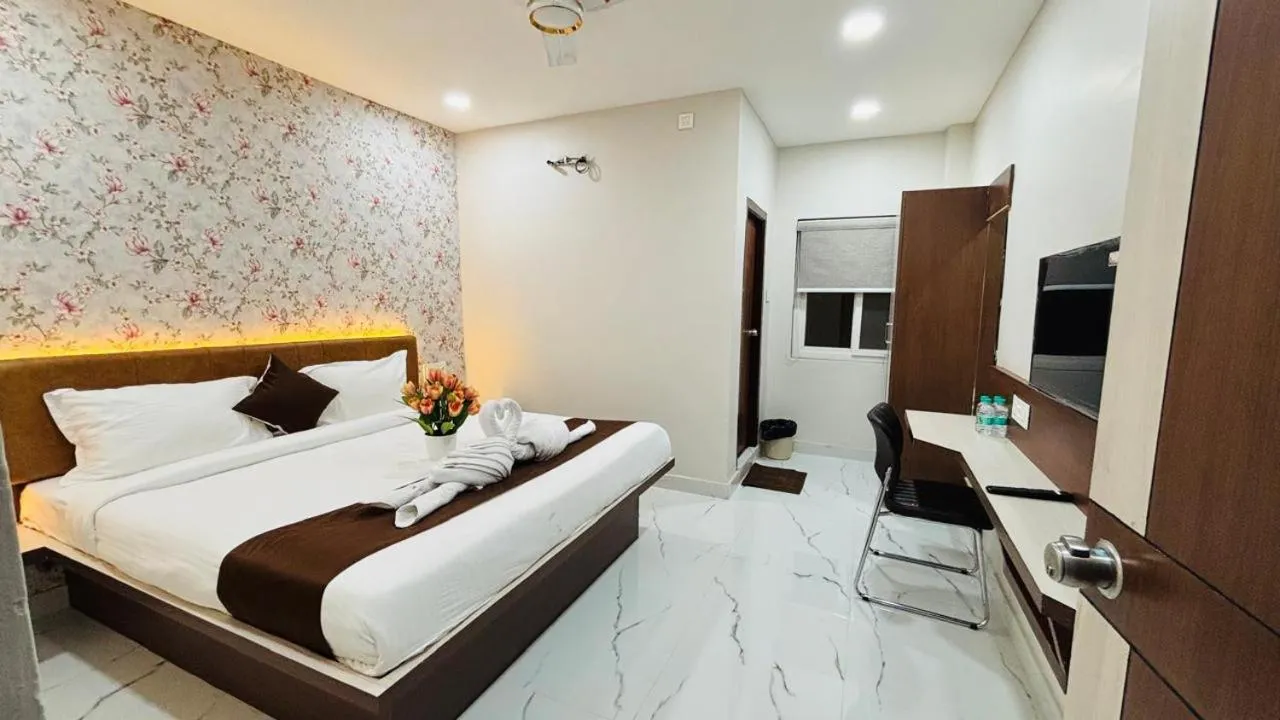 Hotel Mithra Grand