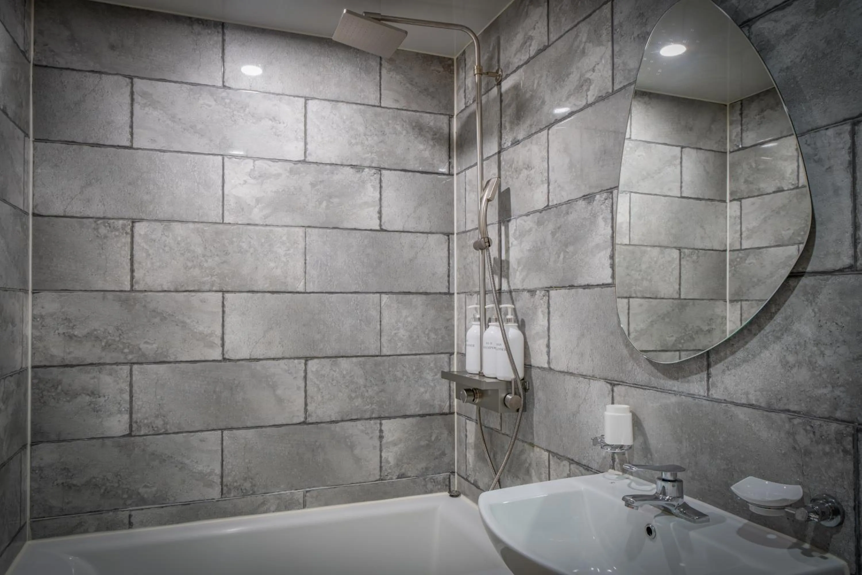 Shower in Hotel Yoegieottae Gwangju Station