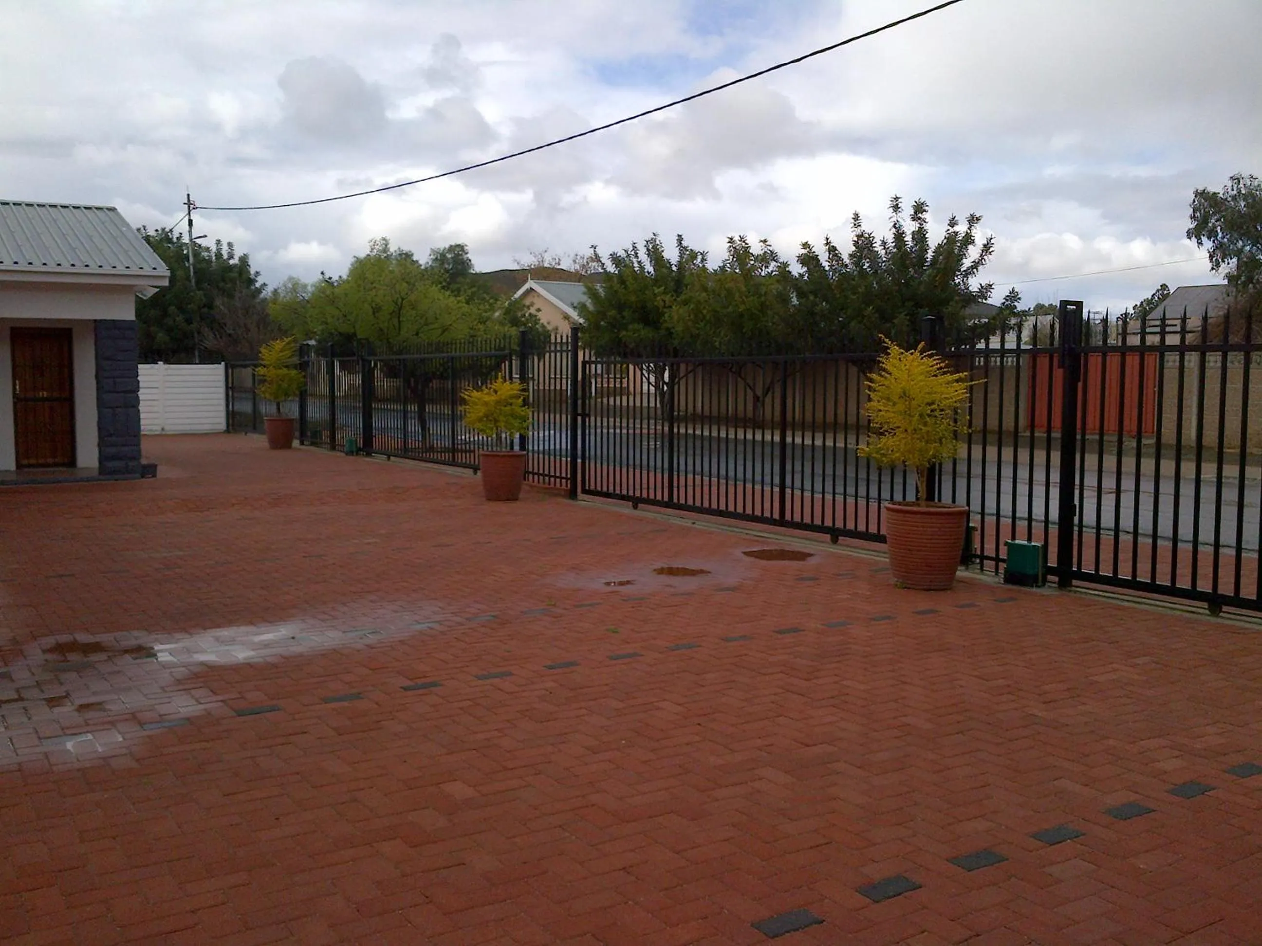 Parking in Laings Lodge