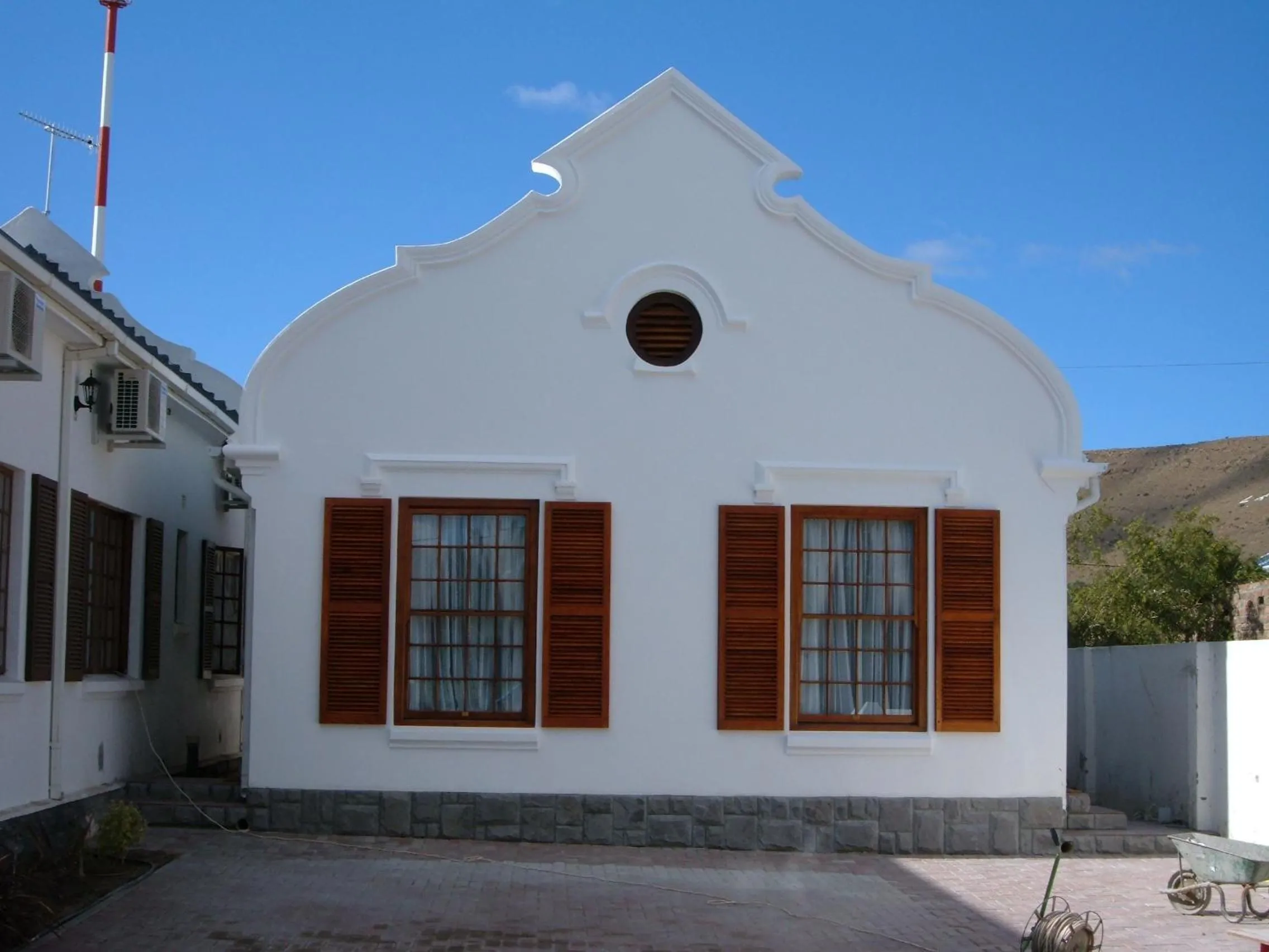 Street view in Laings Lodge