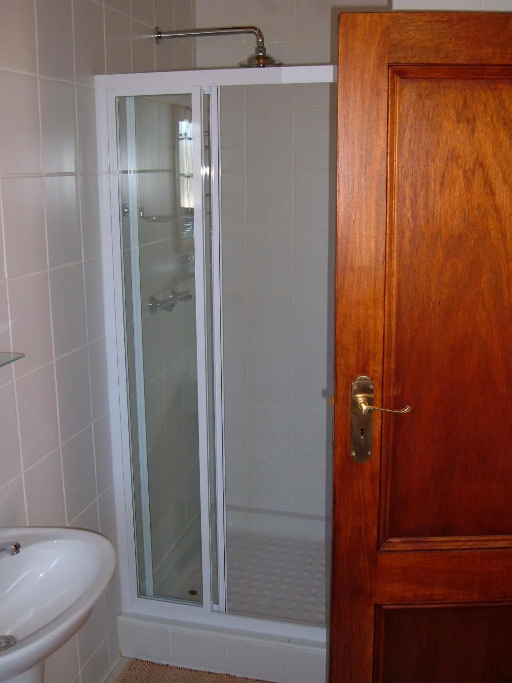 Shower in Laings Lodge