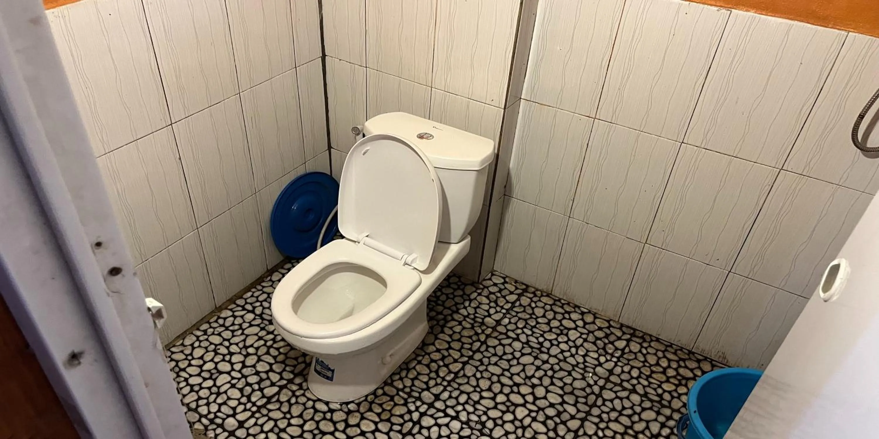 Bathroom in Fifa Cabin 2 by Fifa Grup