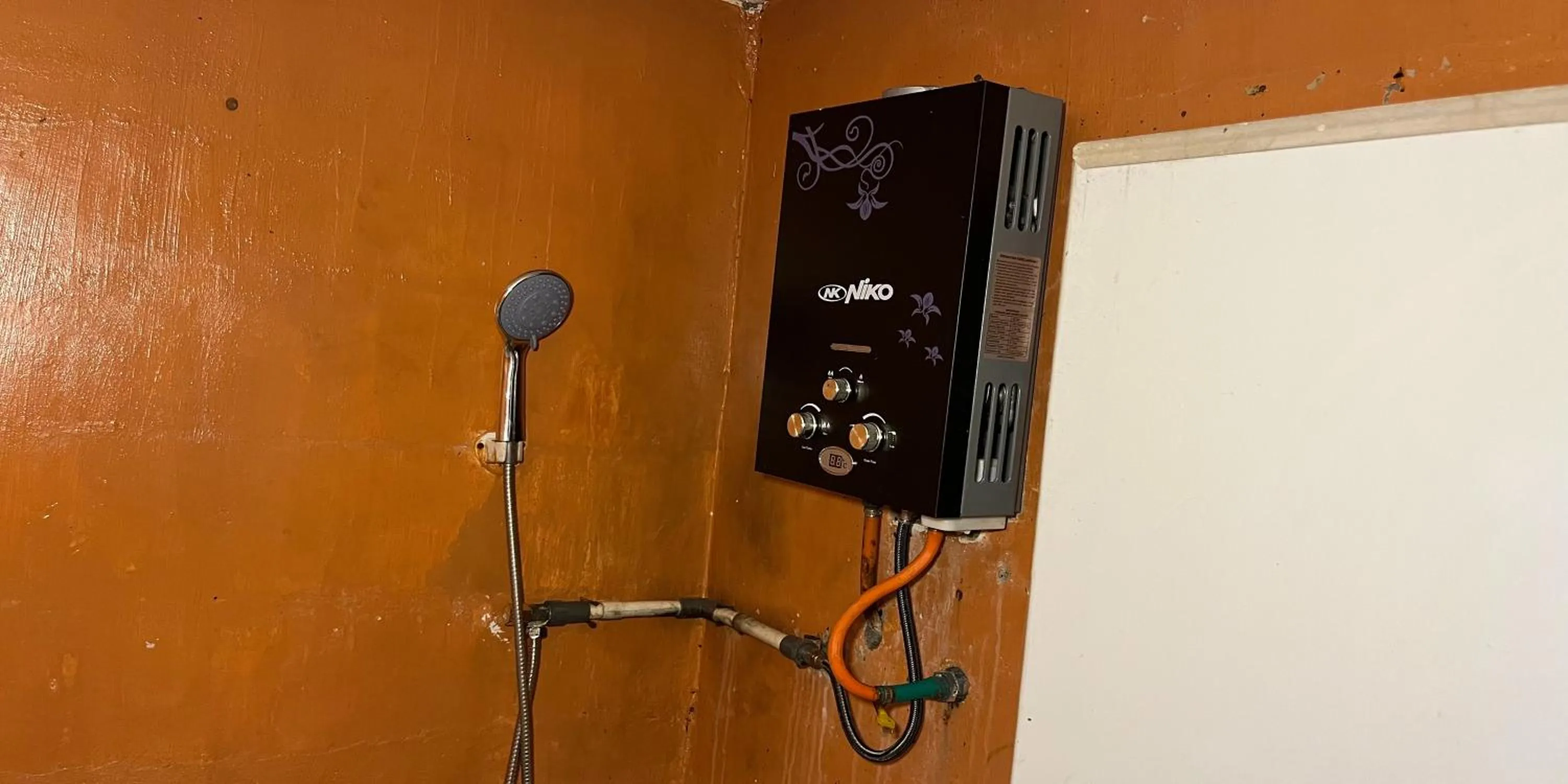 Shower in Fifa Cabin 2 by Fifa Grup