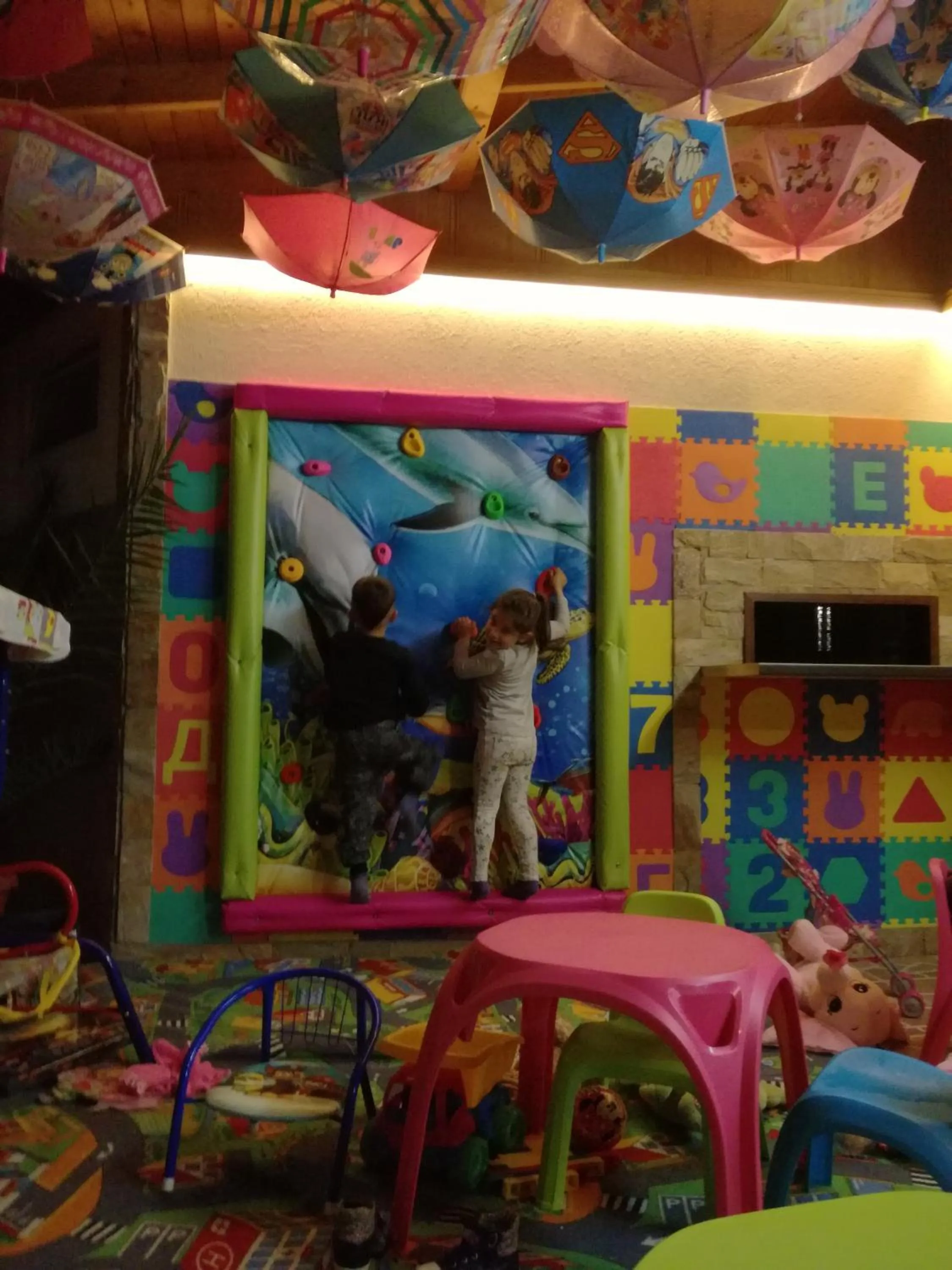 Restaurant/places to eat in Hotel Lazur