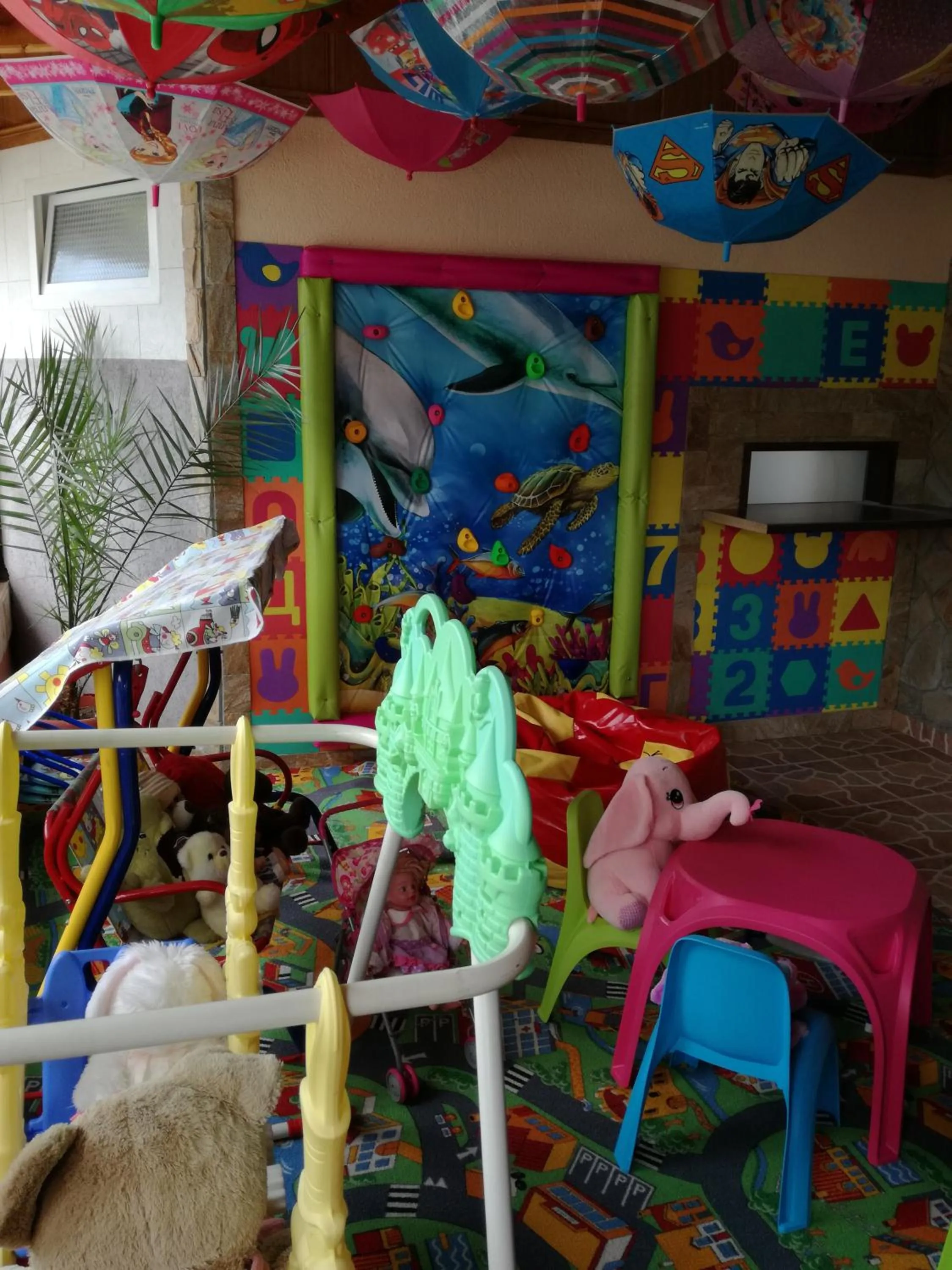 Restaurant/places to eat in Hotel Lazur