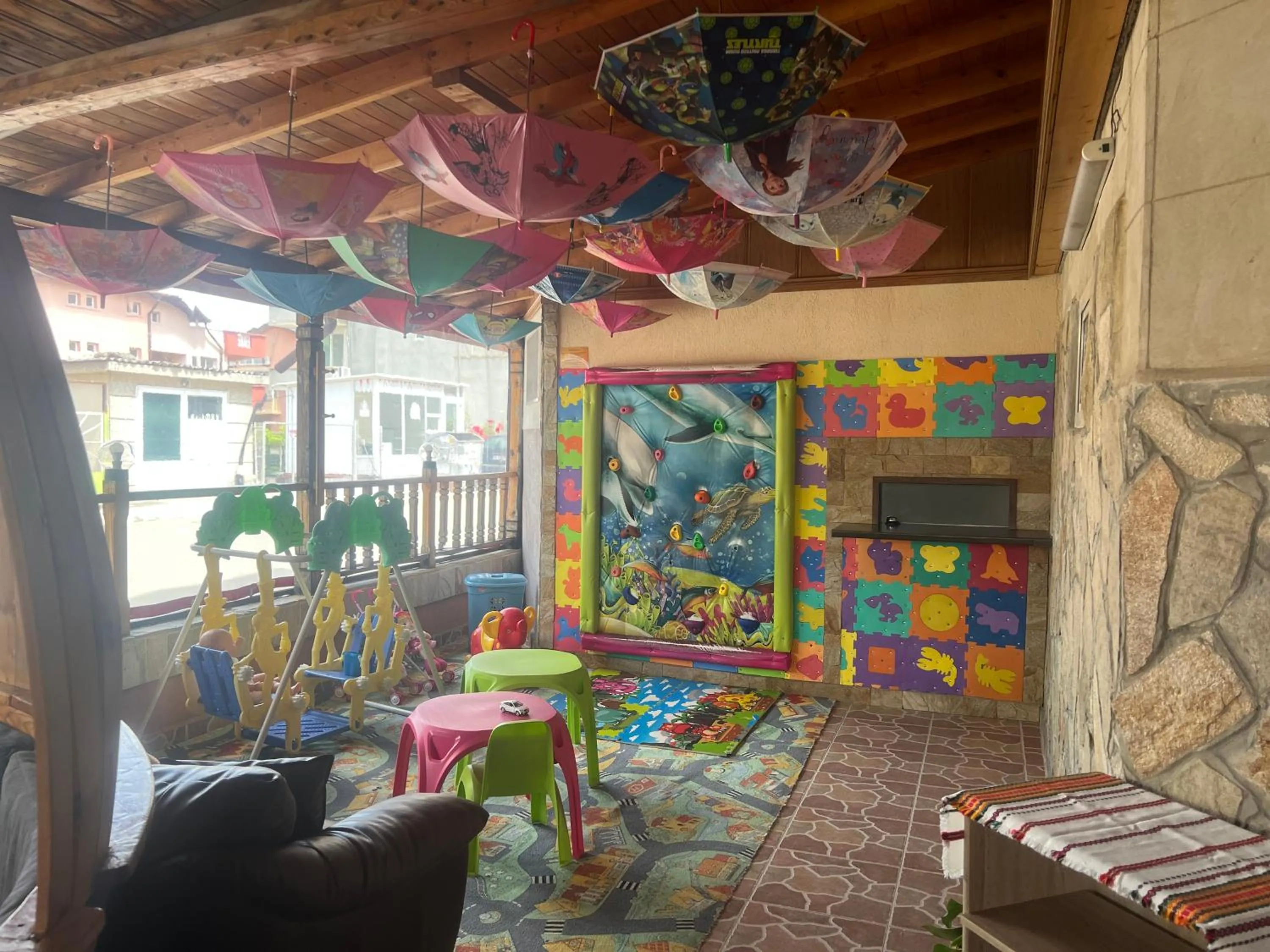 Restaurant/places to eat in Hotel Lazur