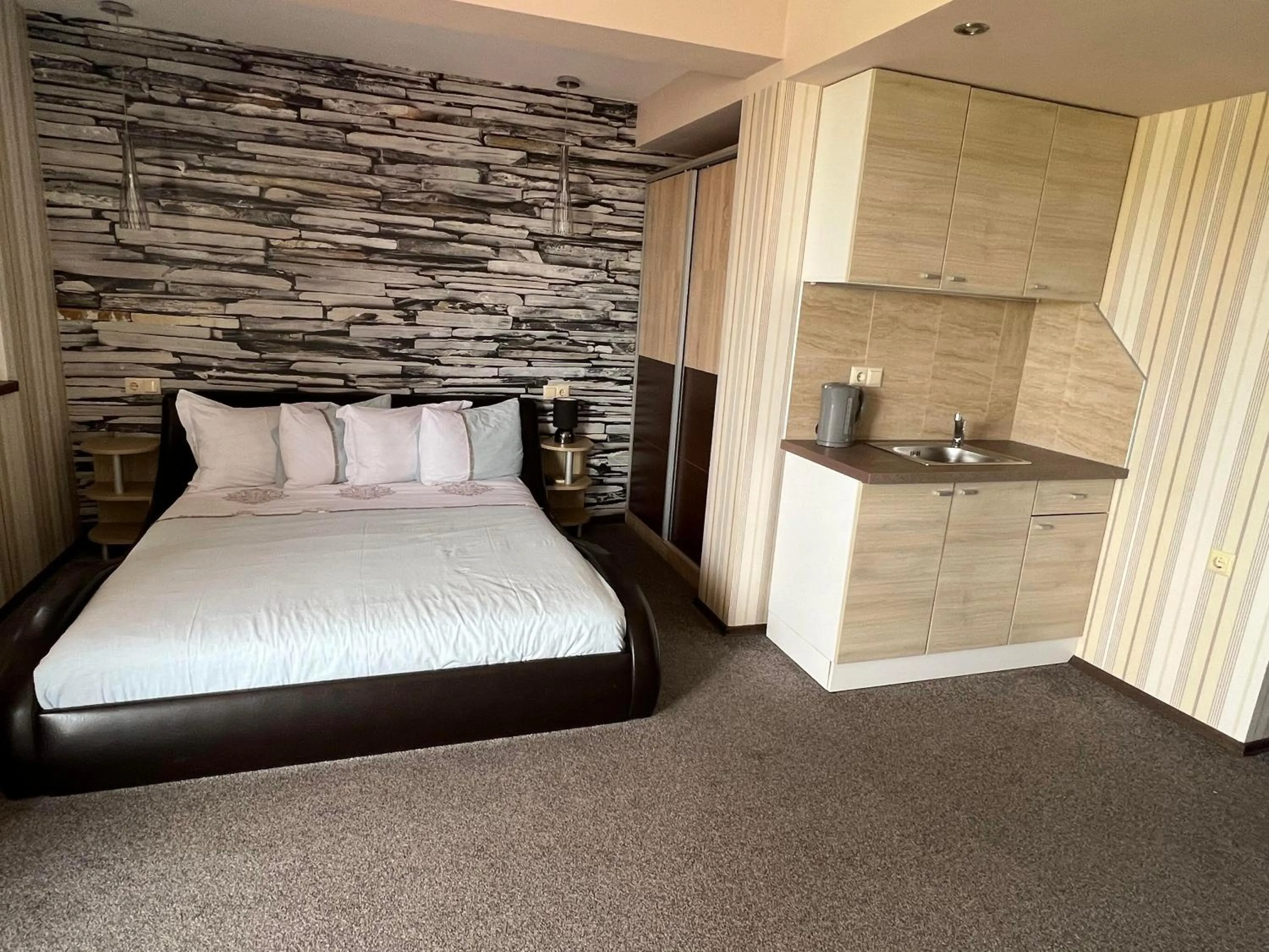 Kitchen or kitchenette in Hotel Lazur