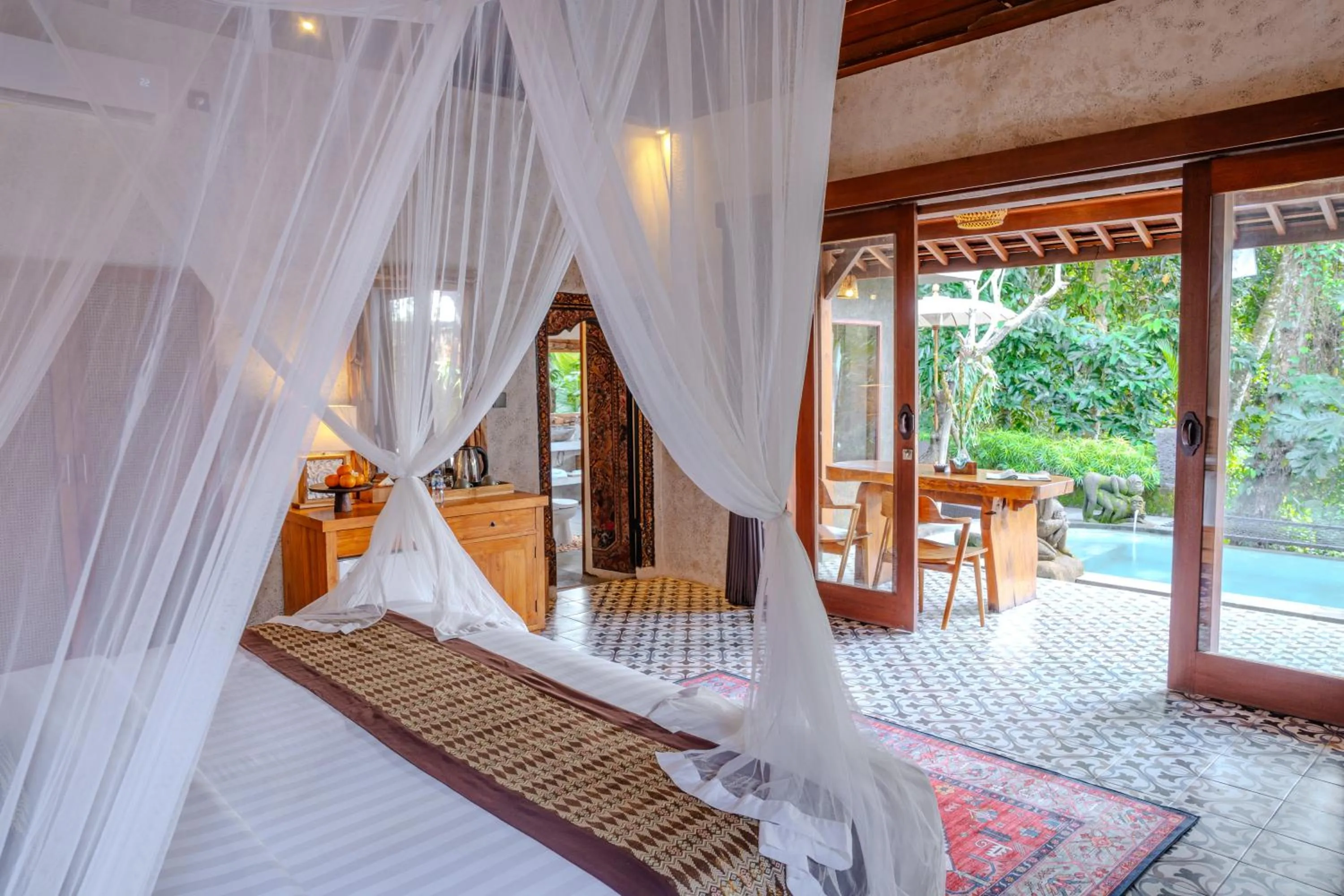 Bed in Hoshi Jungle Resort by Dhananjaya Hospitality