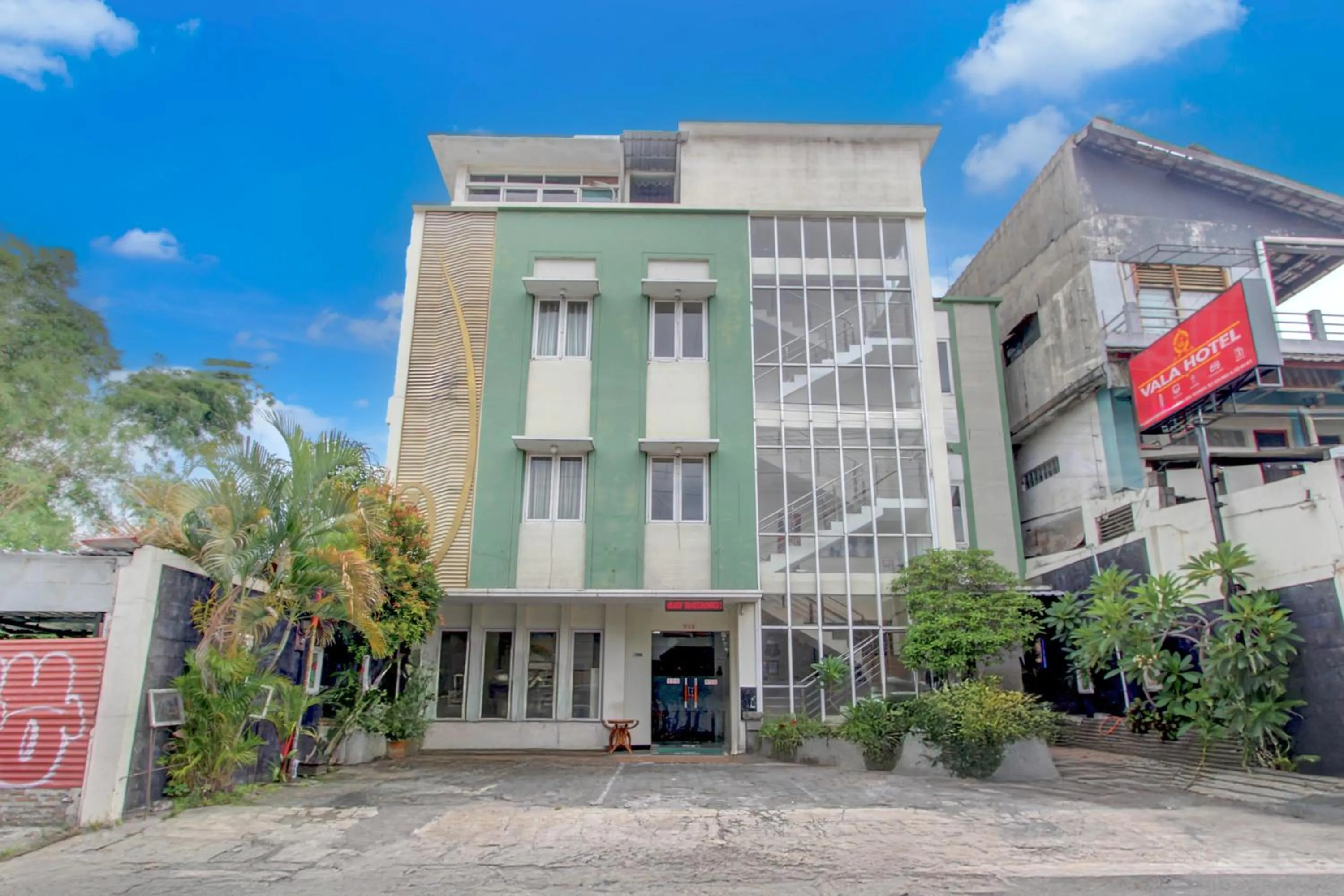 Property building in Collection O Jalan Malioboro Near Lempuyangan Station Formerly Hotel Vala