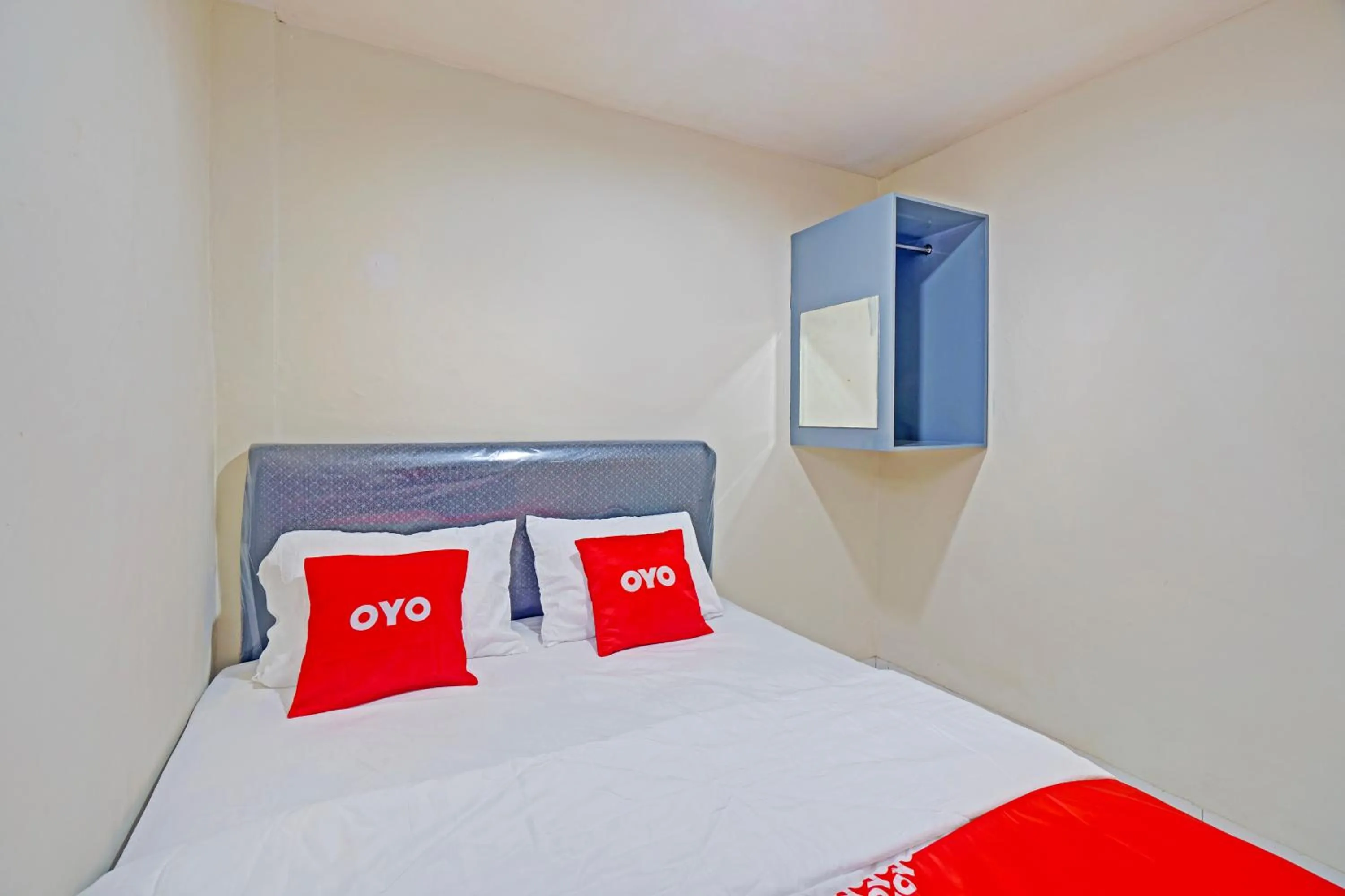 Photo of the whole room, Bed in Hotel O Mangga Besar Near Mangga Besar Station Formerly Warna Warni Residence