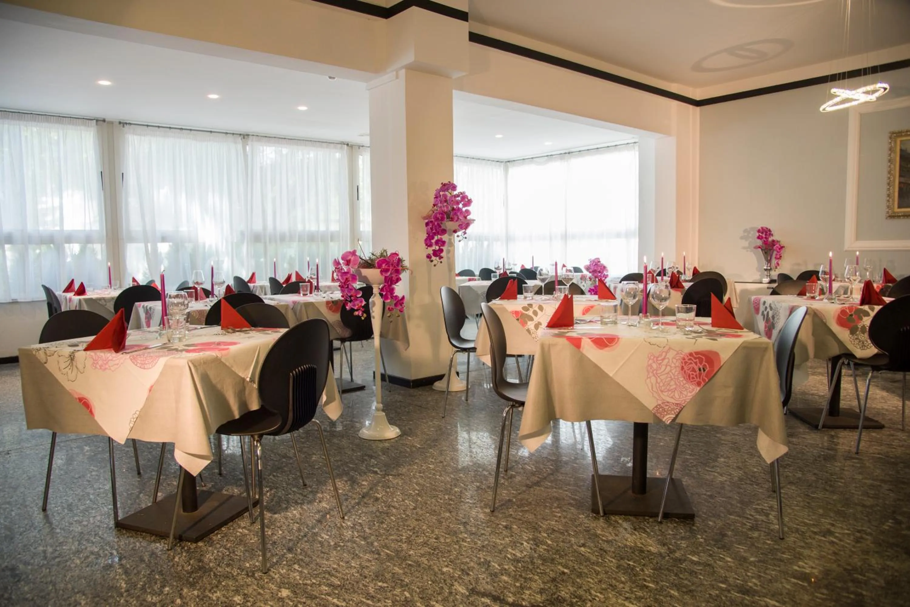 Restaurant/places to eat in Hotel Vela D'Oro