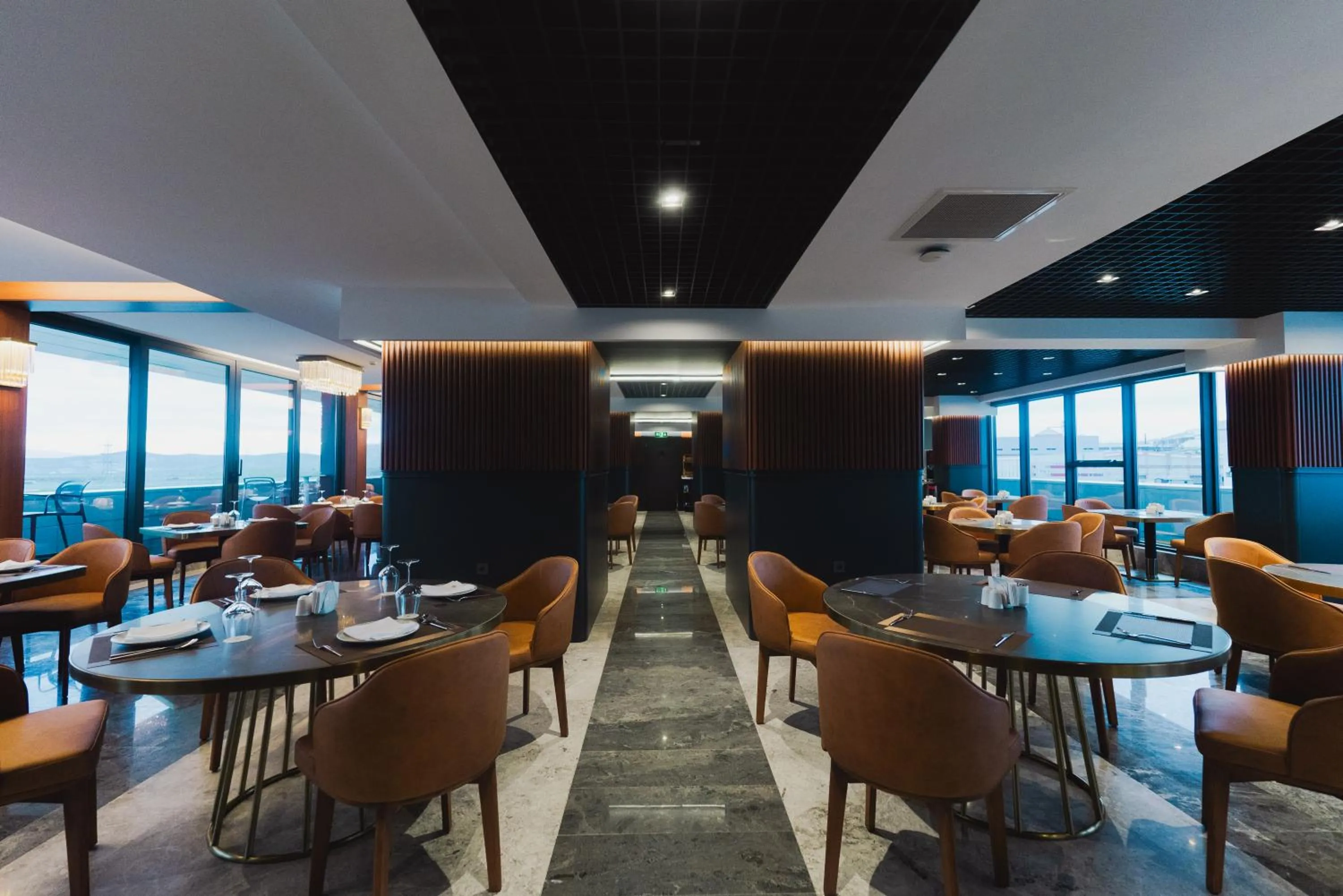 Restaurant/places to eat in Stillo Business Hotel & Spa