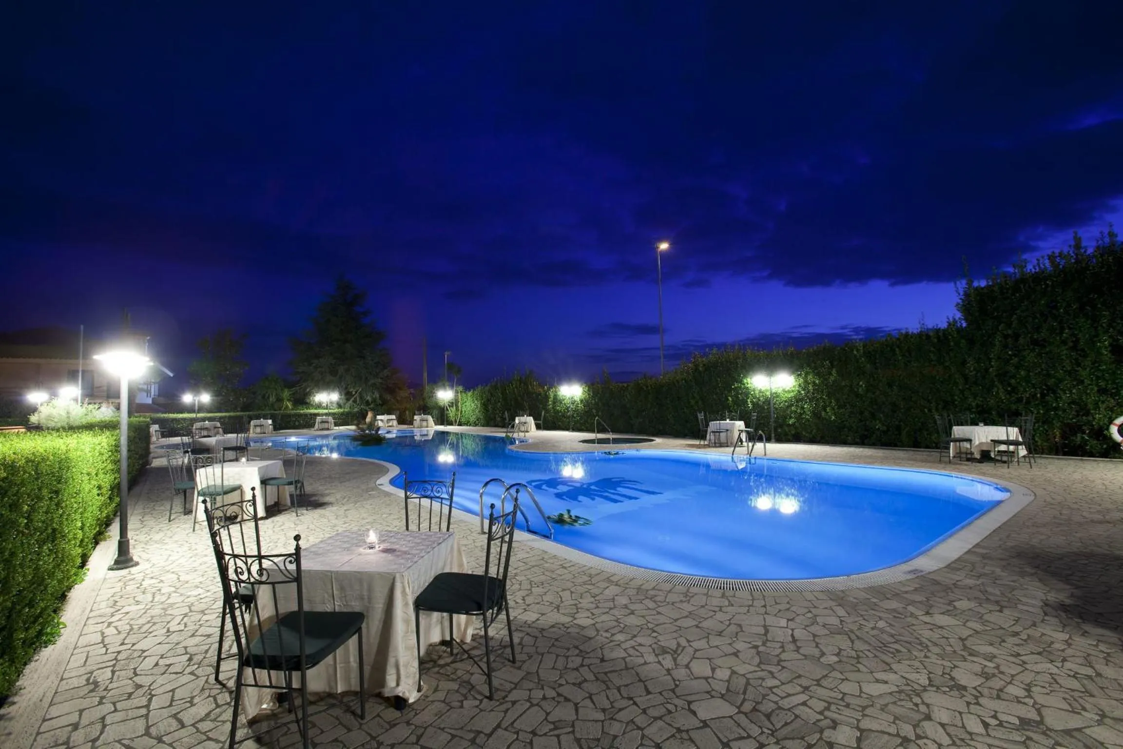 Night in Albergo Ristorante Uliveto